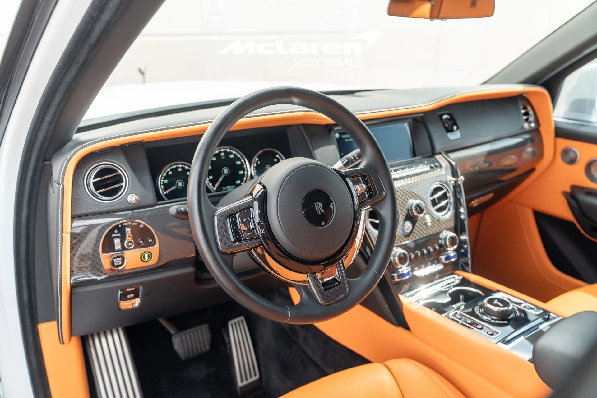 mph011_1547886348_Used_2022_Rolls_Royce_CULLINAN_1786997064_ff06570234