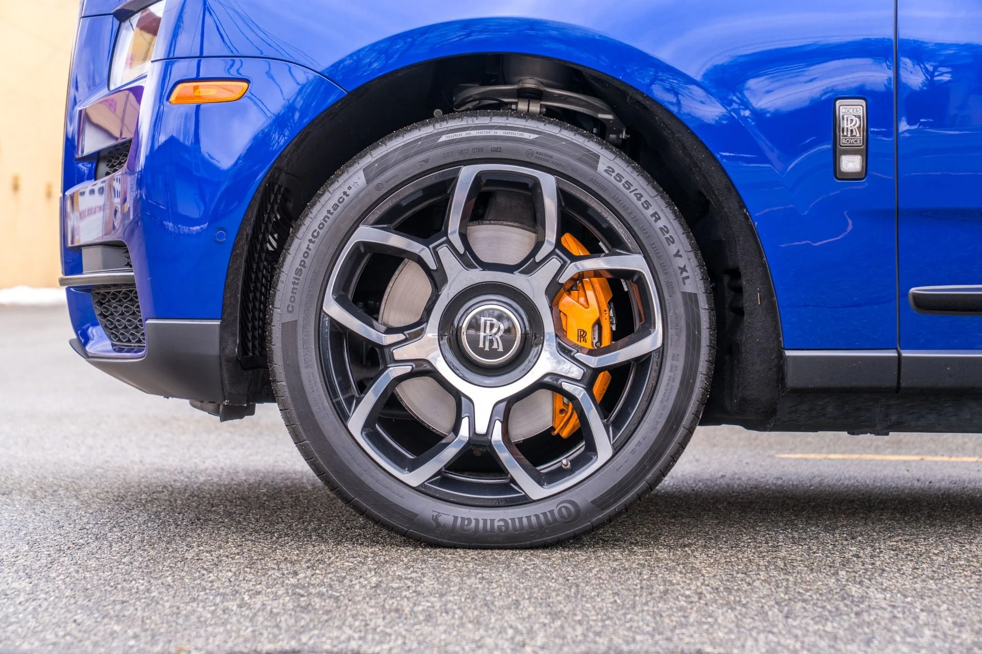 mph011_1548174228_Used_2023_Rolls_Royce_Black_Badge_Cullinan_1772494436_70c2996053