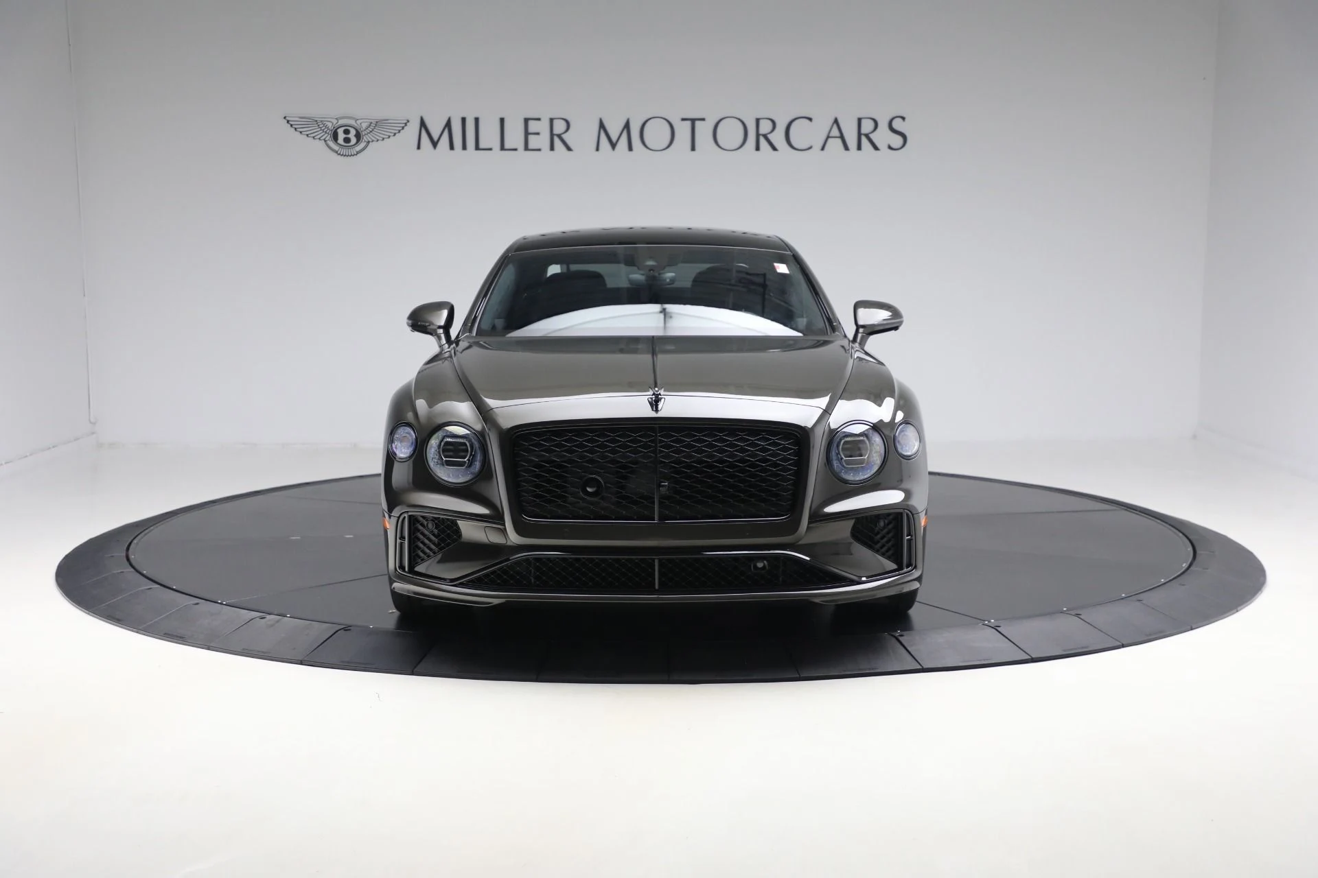 mph011_15565756_New_2025_Bentley_Flying_Spur_Black_Edition_70e1aa99b5