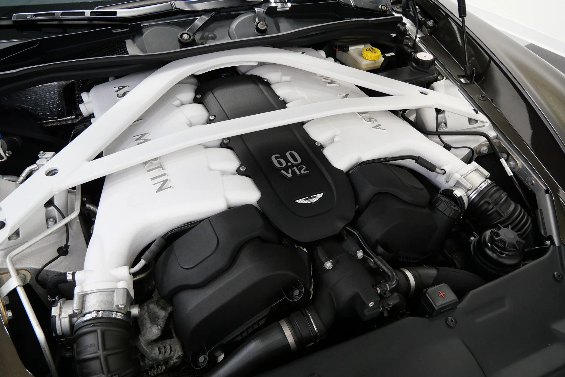 mph011_1559246281_Used_2014_Aston_Martin_Vanquish_Hourglass_Quilting_Beautiful_Color_V12_Power_1770409354_5e9490b89f