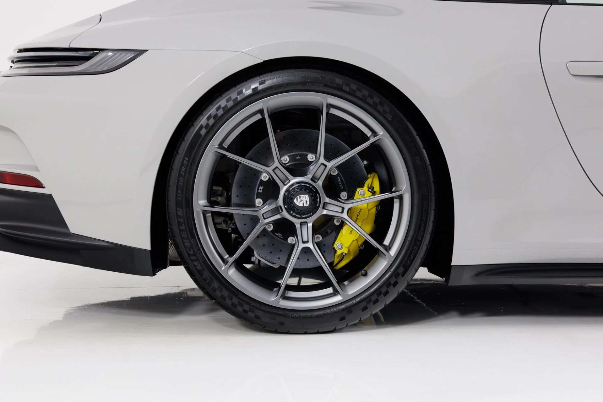 mph011_1559944308_Used_2024_Porsche_911_GT_3_Touring_1767999905_b54e01f8ff