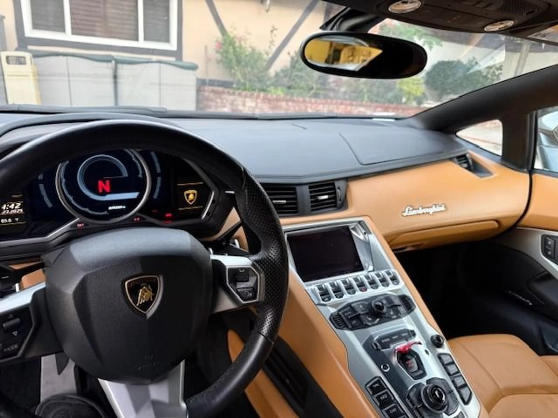 mph011_1561849144_Used_2014_Lamborghini_Aventador_LP_700_4_1764027367_c03615955a