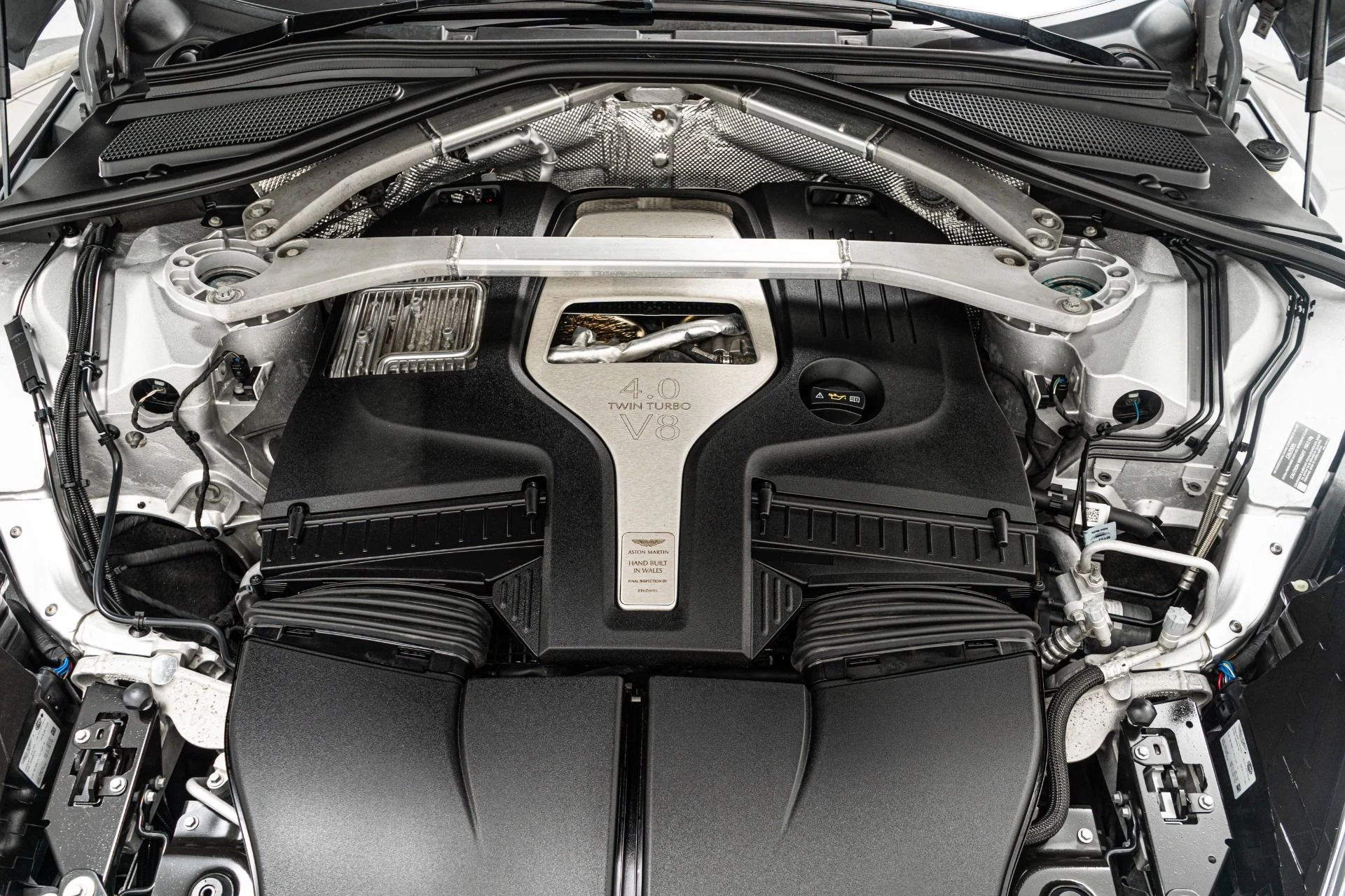 mph011_1564170269_Used_2021_Aston_Martin_DBX_22_Inch_Wheels_Heated_and_Ventilated_Front_Seats_Panoramic_Roof_1765210409_a2c51259bd