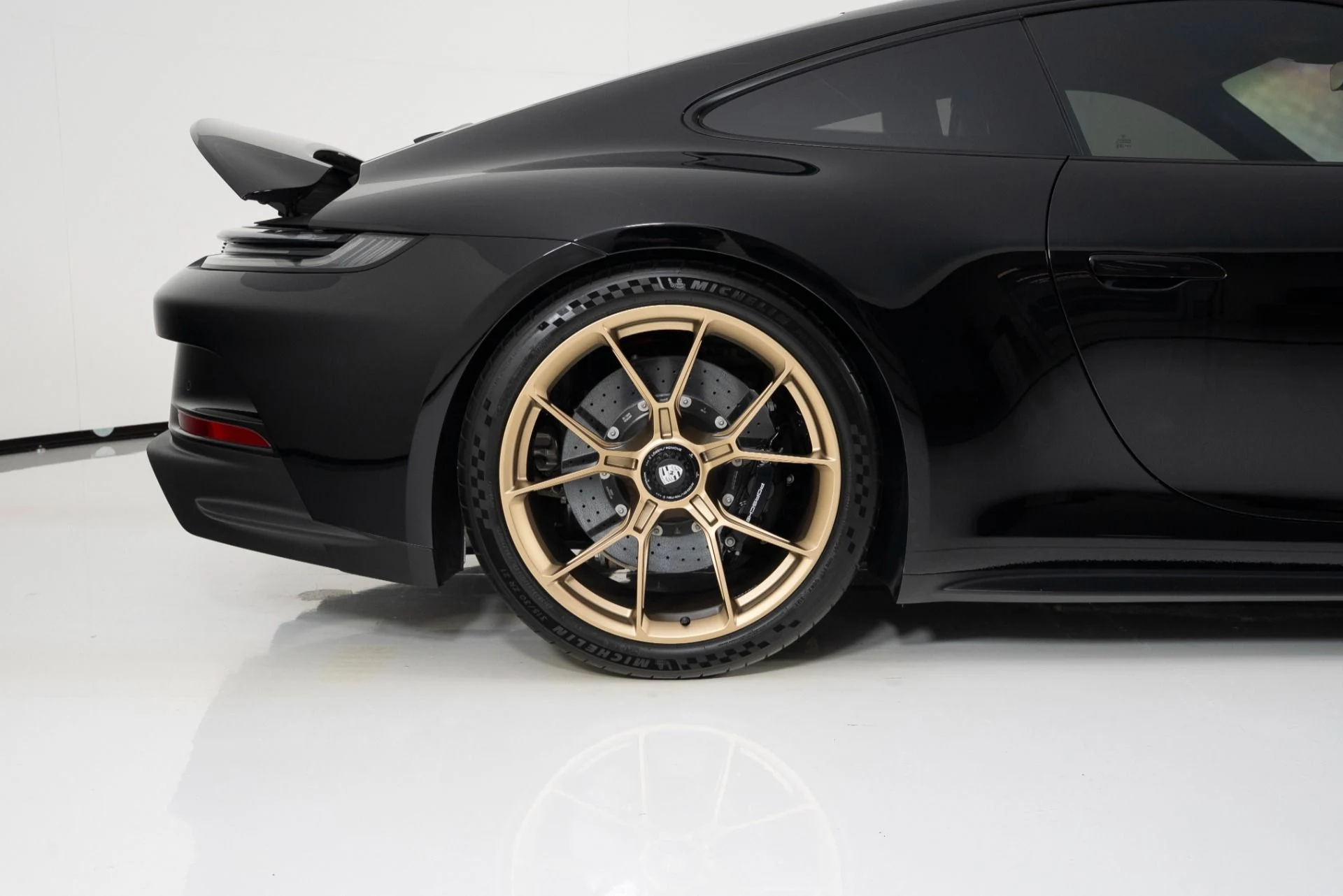 mph011_1567205239_Used_2024_Porsche_911_GT_3_Touring_1750205307_409a5e951b