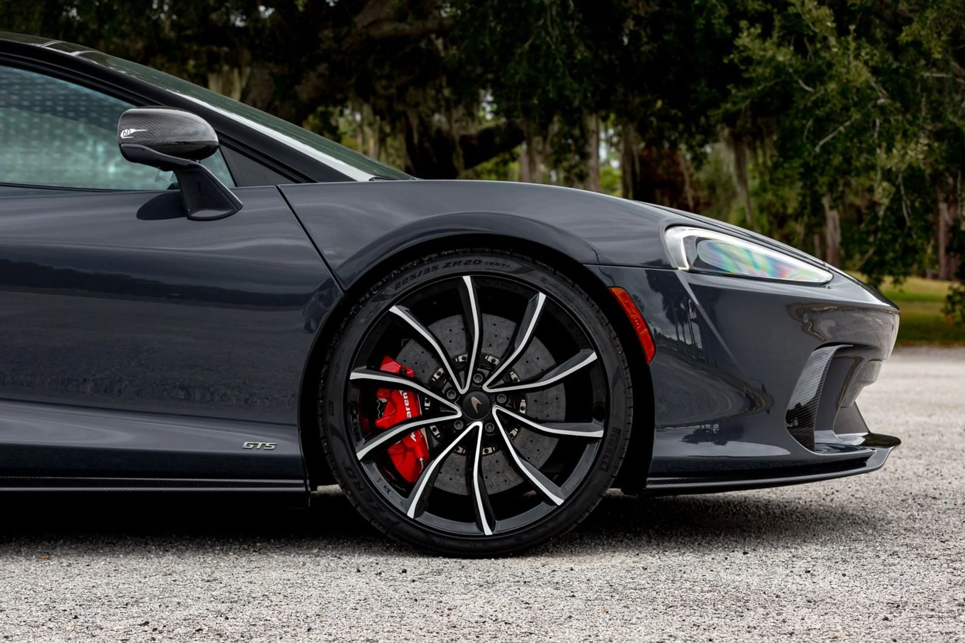 mph011_1568613074_467_p12_l_d5e208e21b