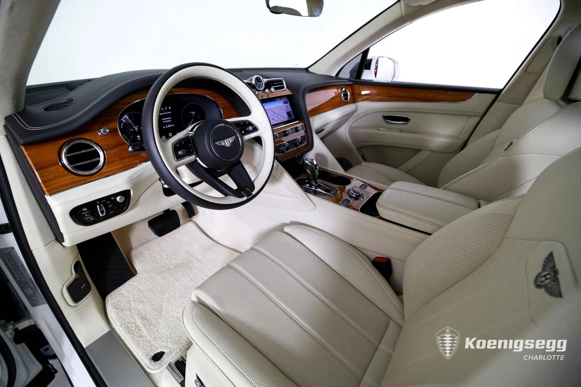 mph011_1569568299_Used_2023_Bentley_Bentayga_Hybrid_1760985662_2deea9924e