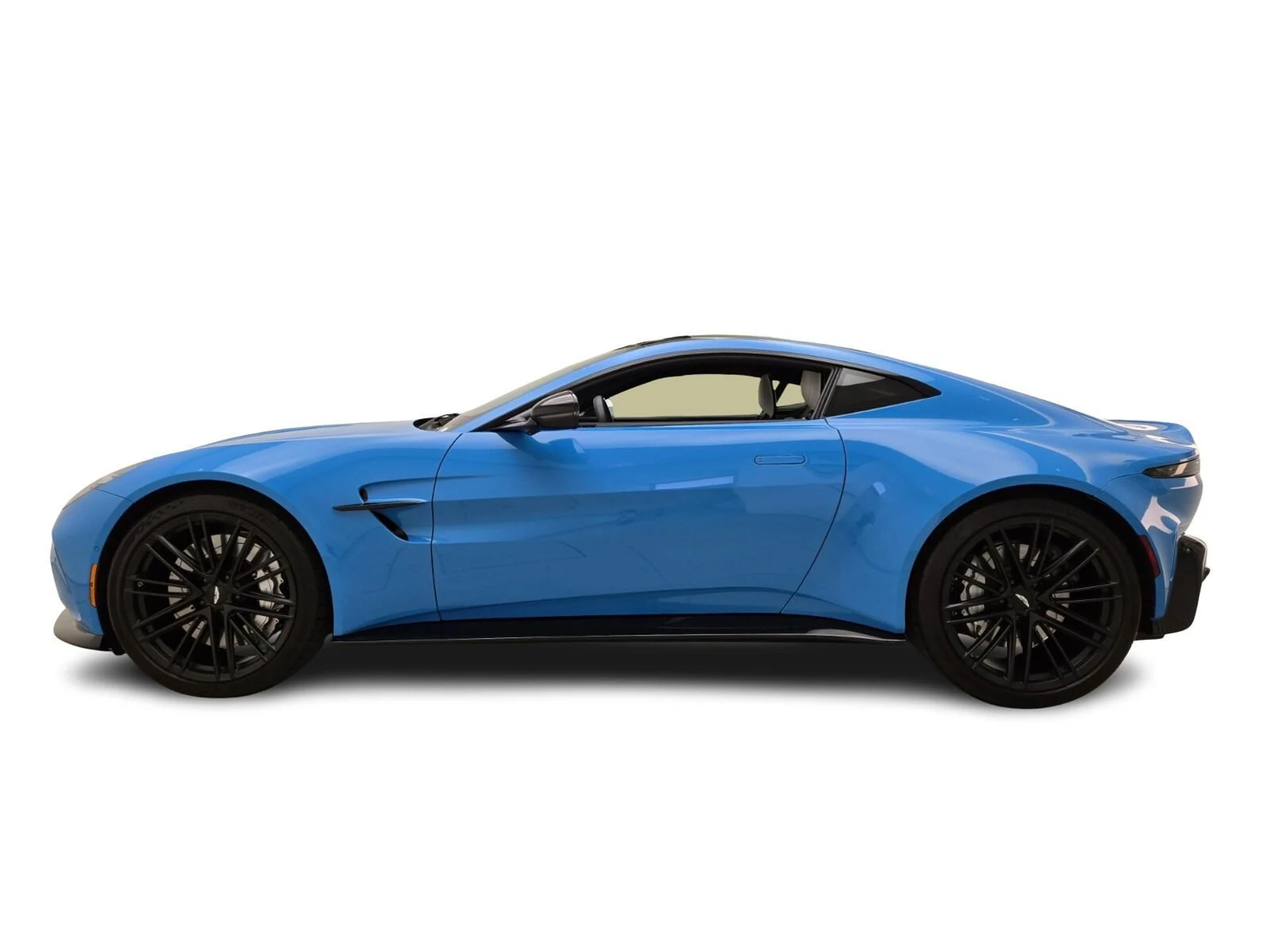 mph011_1572221472_Used_2025_Aston_Martin_Vantage_1770792727_4d9ed1d21c