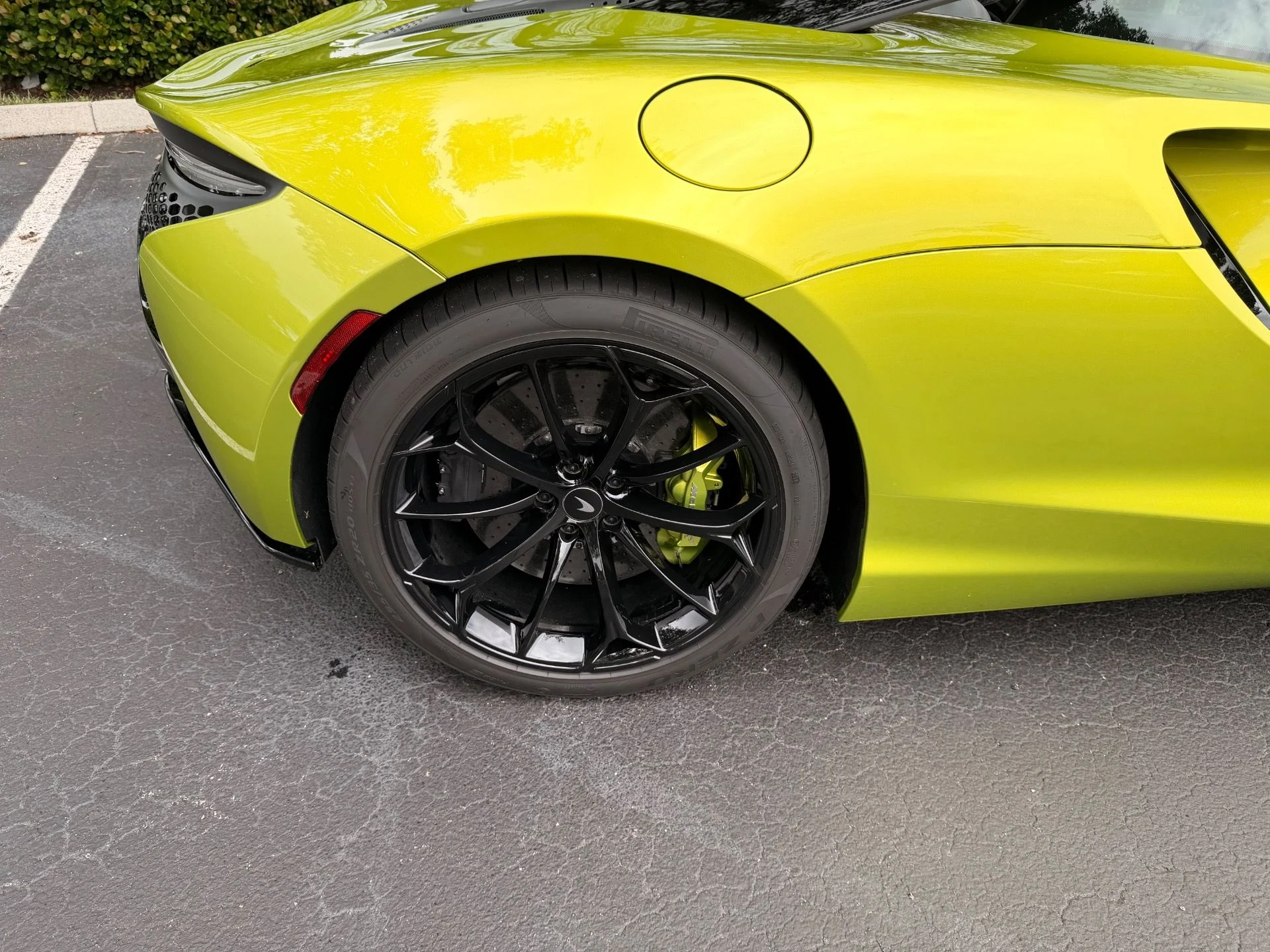 mph011_1576561881_Used_2023_Mc_Laren_Artura_1765484445_59eedbfaca