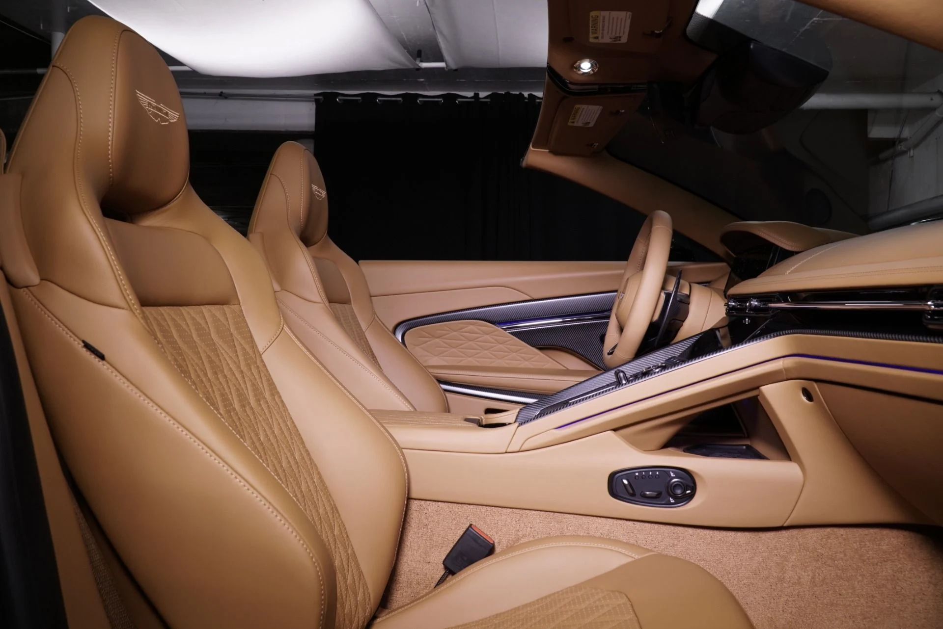 mph011_1578963878_New_2026_Aston_Martin_DB_12_Volante_Volante_1762323175_743e463b13