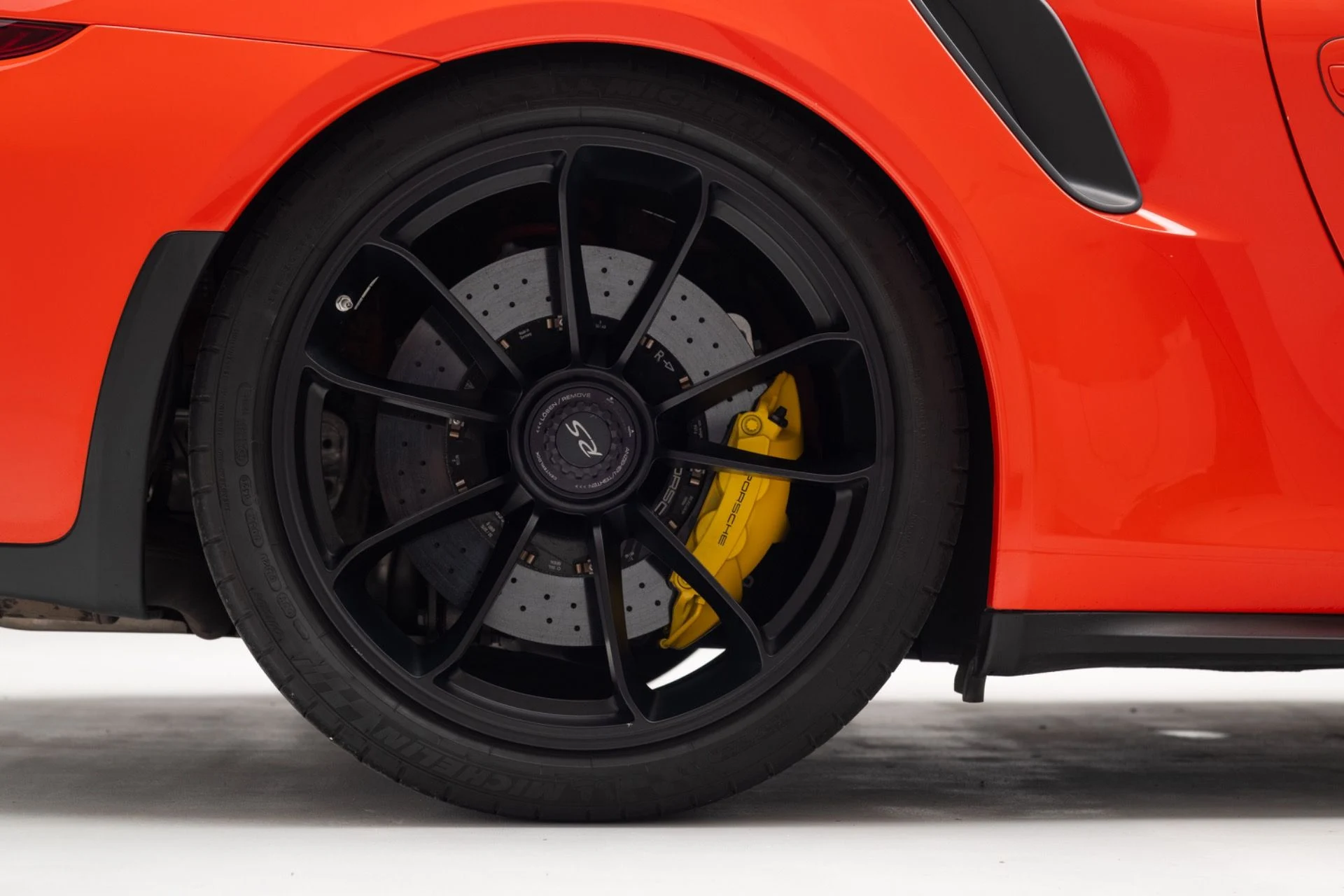 mph011_1581679266_Used_2016_Porsche_911_GT_3_RS_1790180379_73213f3493