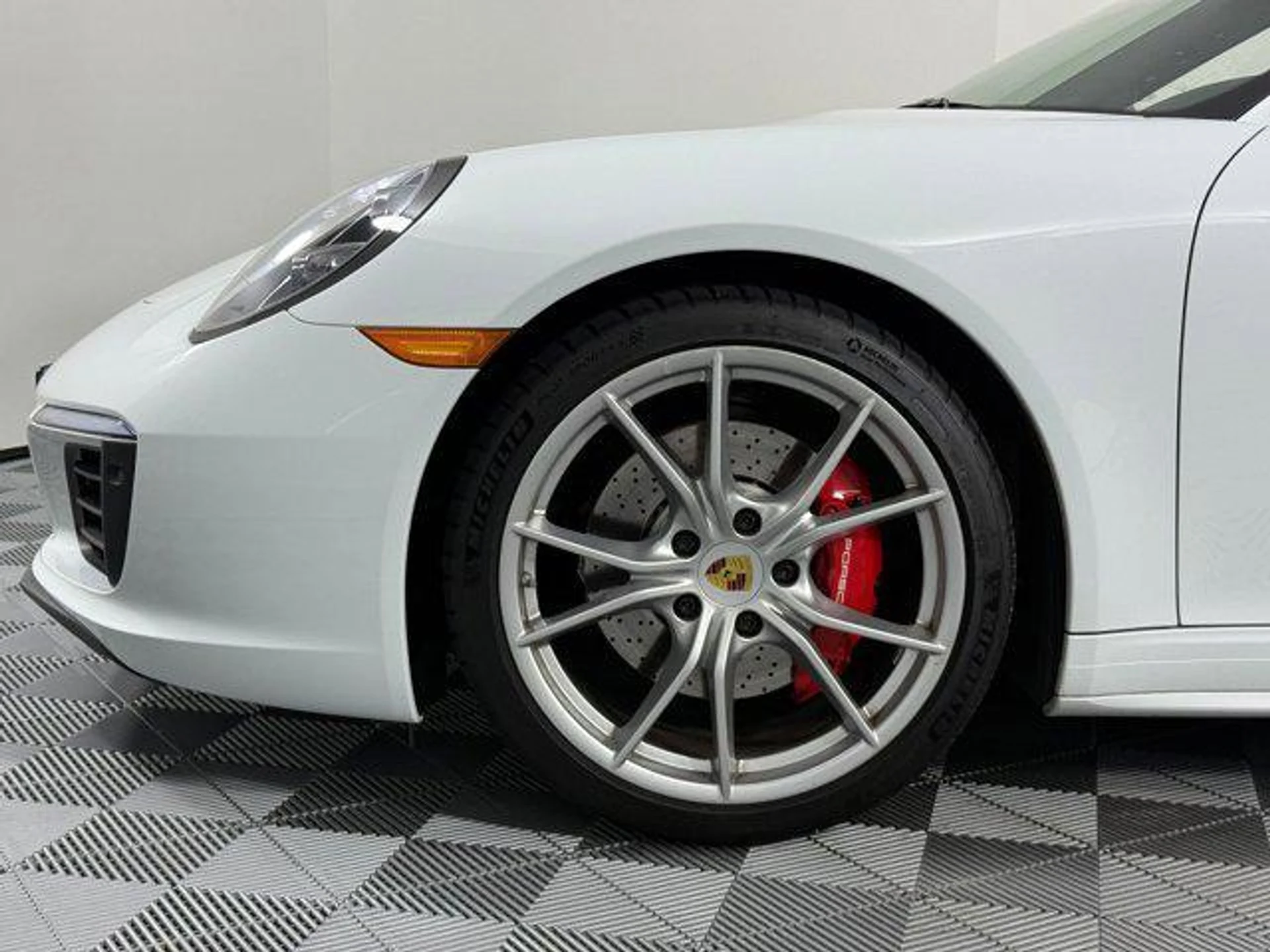 mph011_1583894031_gow_U_Axmg_K3zonn0s_Pi_Y1_Om5yy0g_3df902aac3