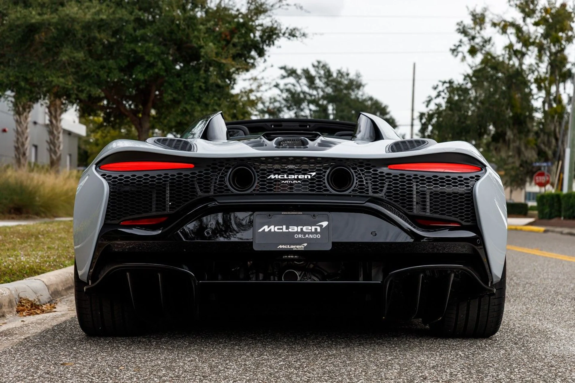 mph011_158686125_446_p12_l_de6297ede6