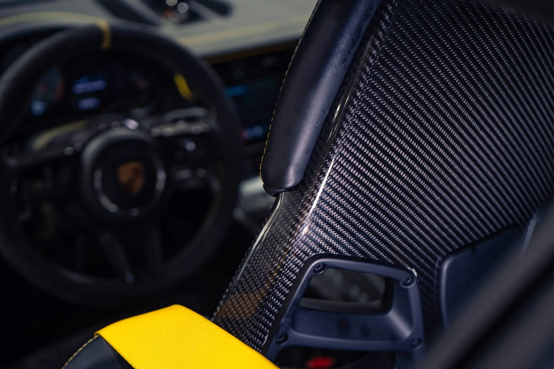 mph011_1592873680_Used_2018_Porsche_911_GT_2_RS_1774897030_c037c32430
