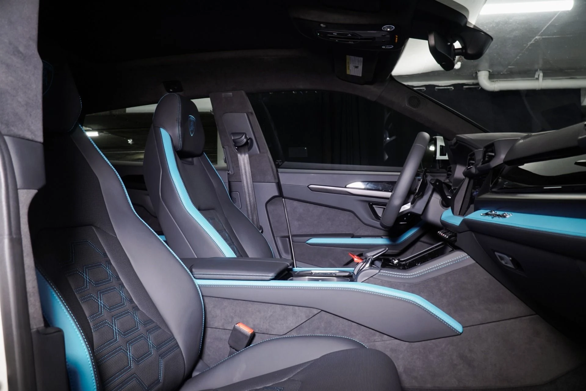 mph011_1600226580_New_2025_Lamborghini_Urus_SE_1770747580_06fa535e50