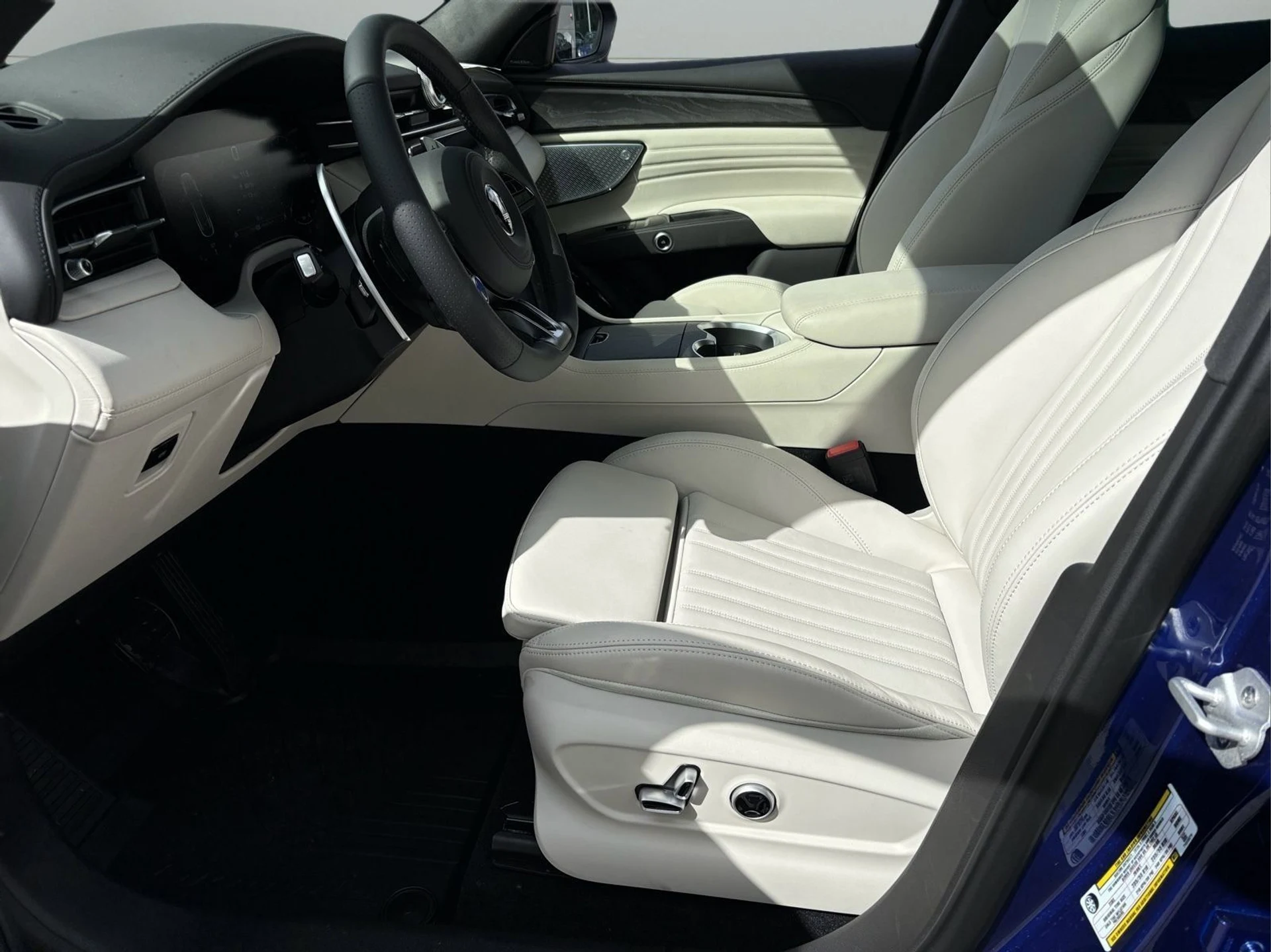 mph011_1605071711_b2be59651e754f2db40776843d09592e_2150219489