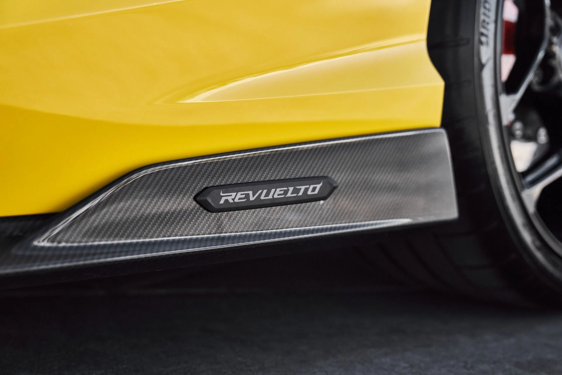 mph011_1613389086_Used_2025_Lamborghini_Revuelto_Base_1780084747_e973016f39