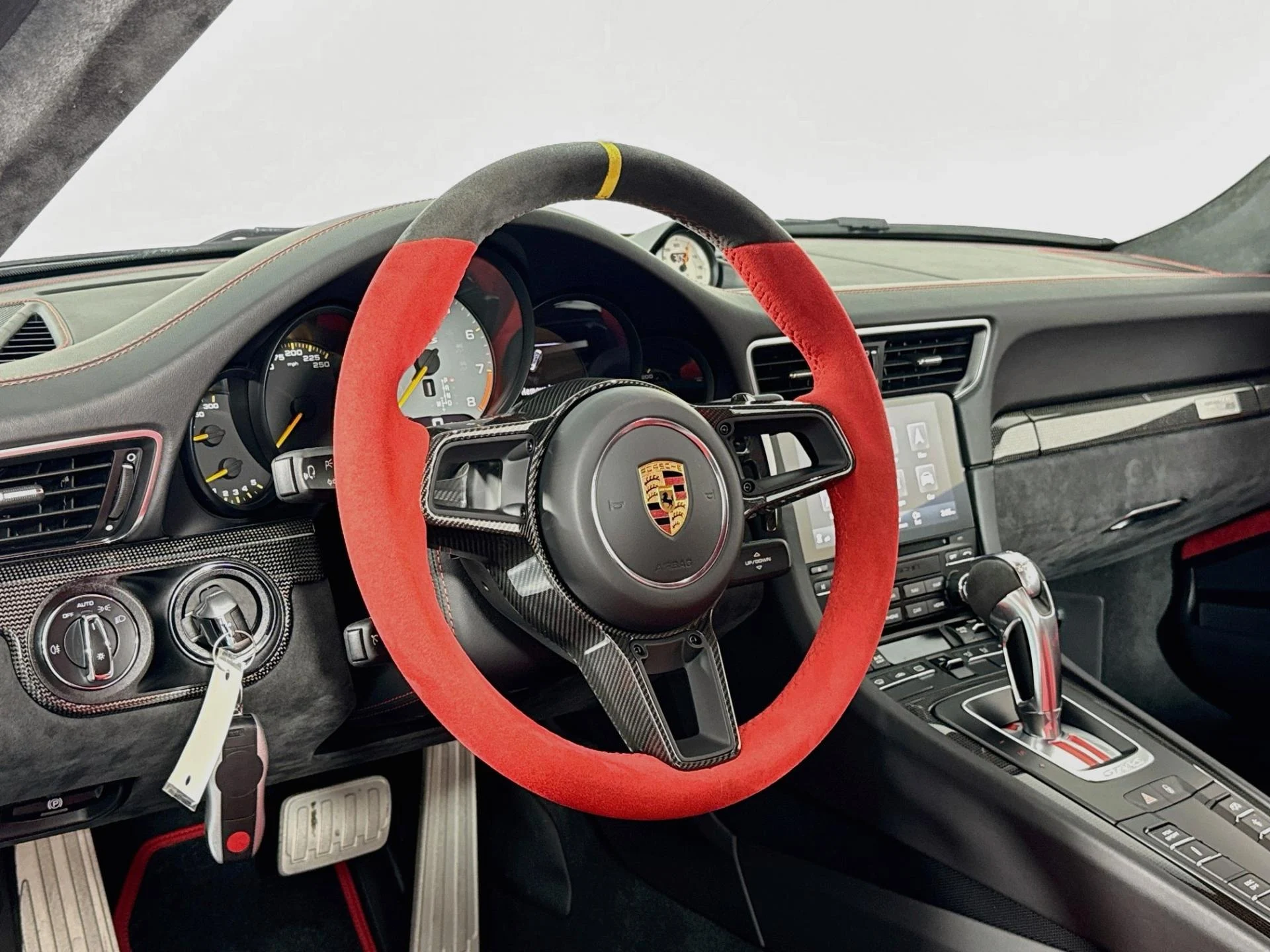 mph011_1613475550_Used_2018_Porsche_911_GT_2_RS_1785871763_6947f258d4