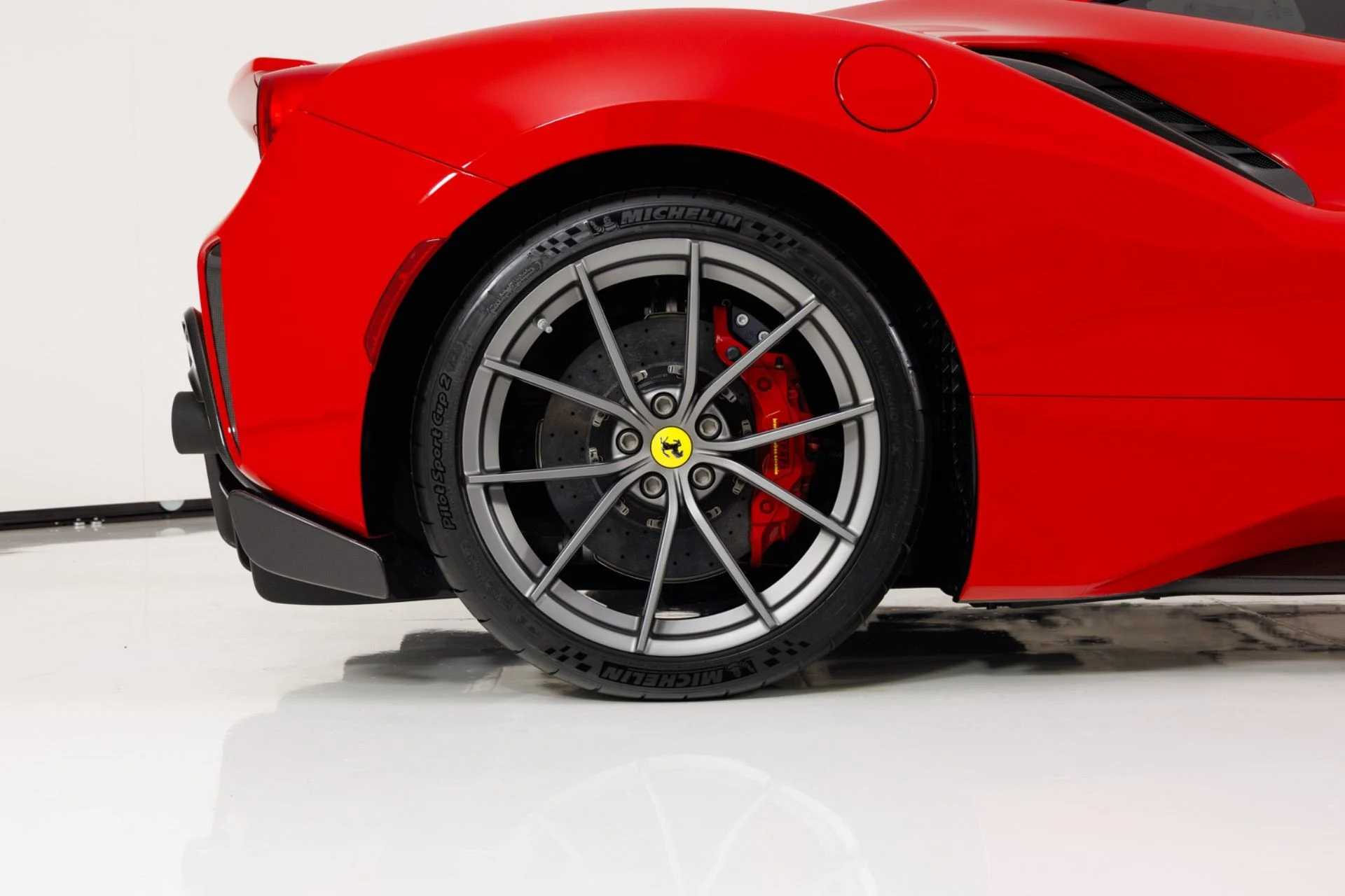 mph011_1638435225_Used_2020_Ferrari_488_Pista_1775510995_e156d8ef1c