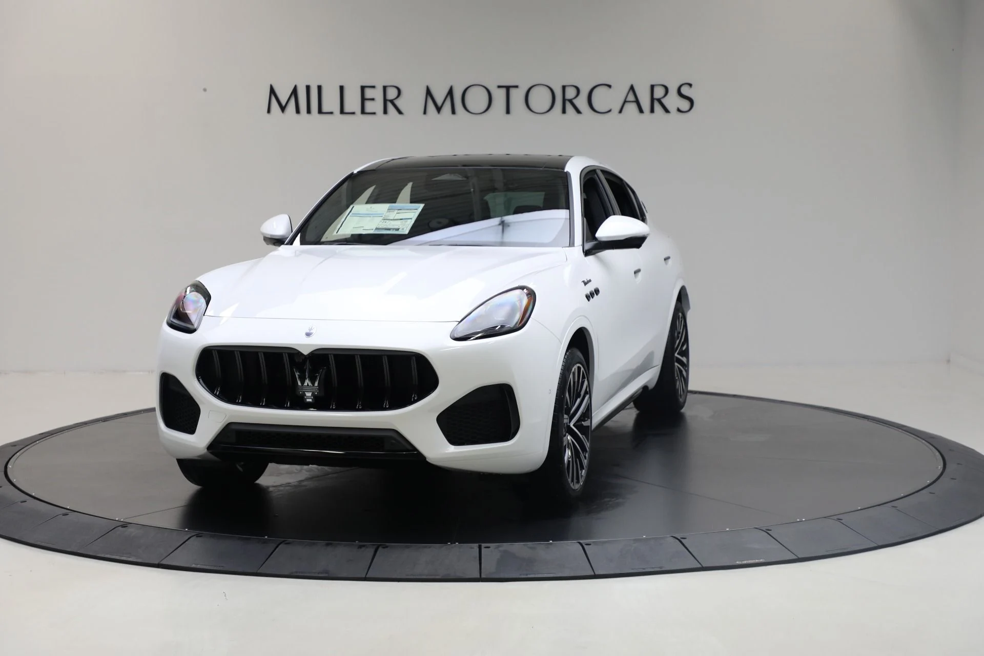 mph011_1640857643_New_2025_Maserati_Grecale_Modena_1761853714_1122d1fdd5