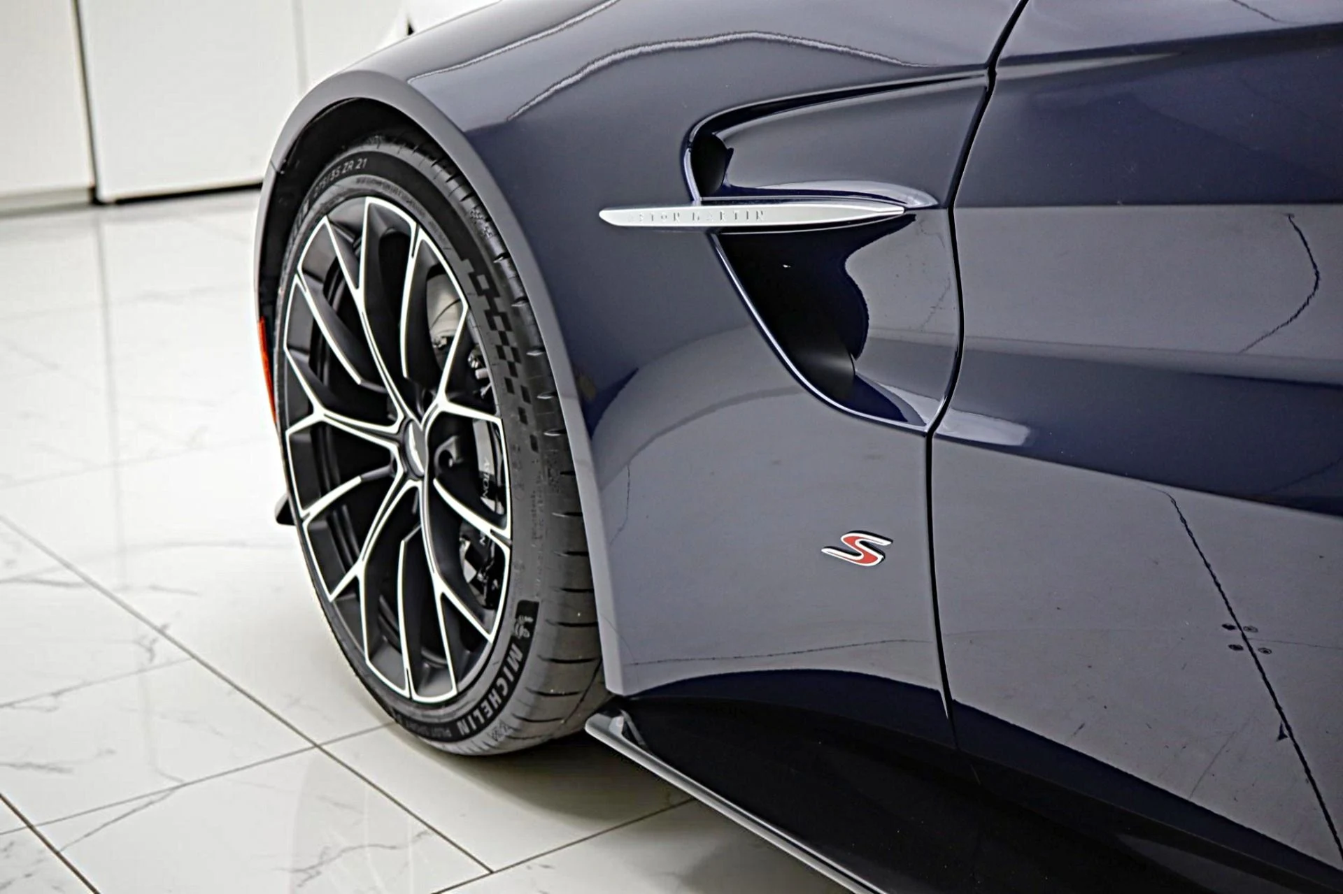 mph011_1645529244_New_2026_Aston_Martin_Vantage_S_Roadster_7281a8ff44