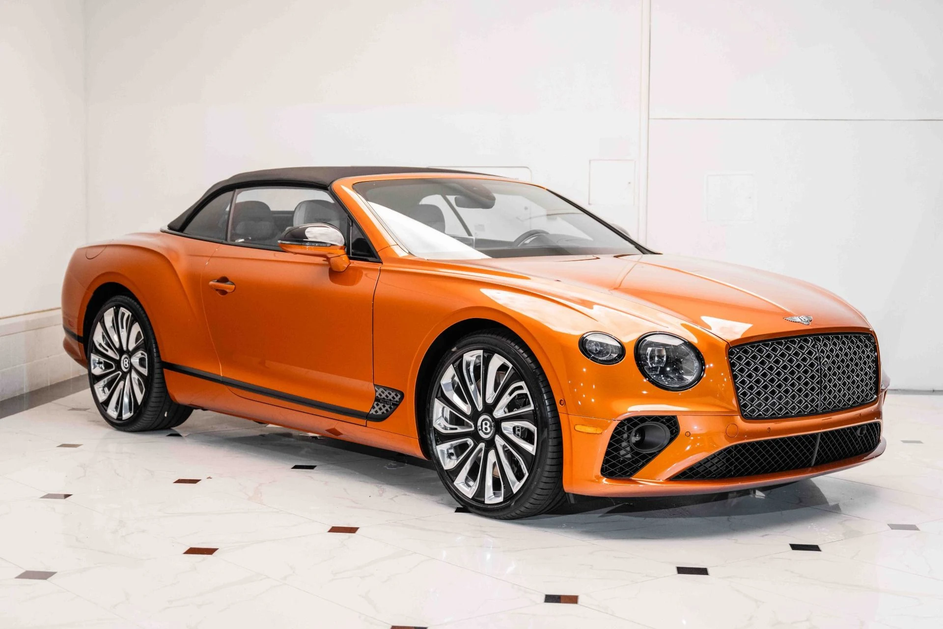 mph011_1656624348_Used_2024_Bentley_Continental_GTC_Mulliner_W12_1720134236_43b3ee2e77