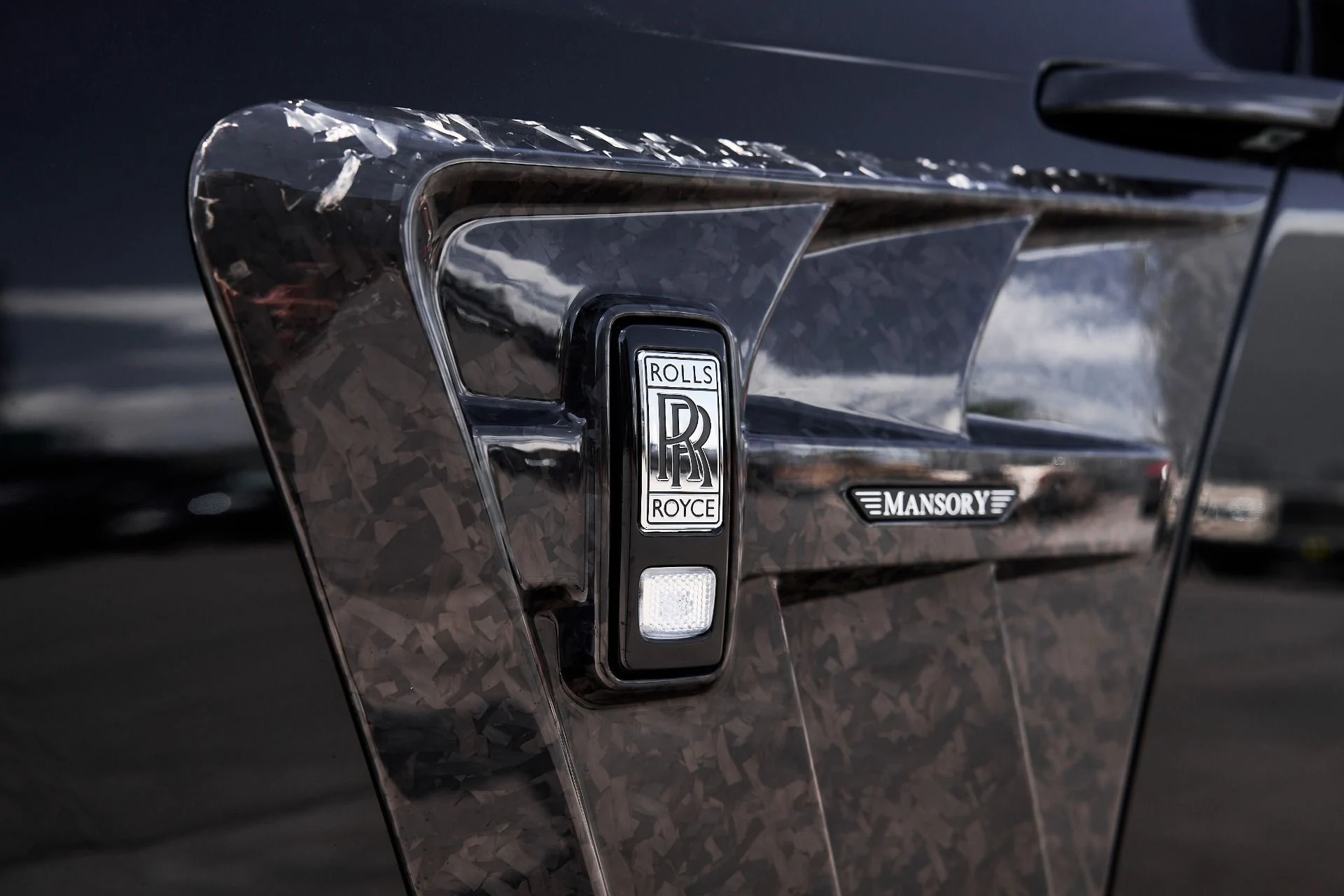 mph011_1672182610_Used_2025_Rolls_Royce_Spectre_Mansory_1756243802_b598860e46