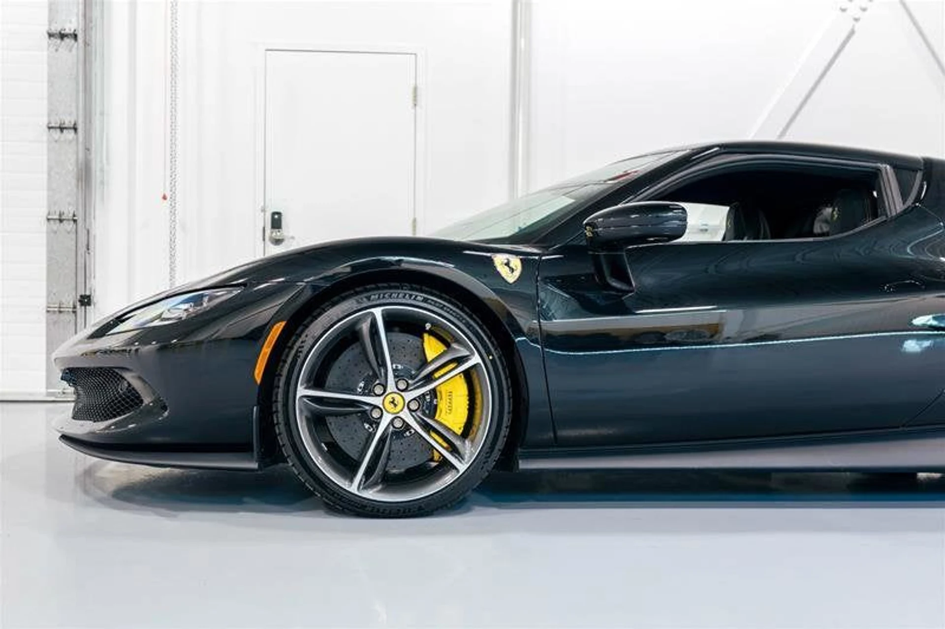 mph011_167502820_98496ceda2ab45e89a814c71c7d7df50_208749ea37