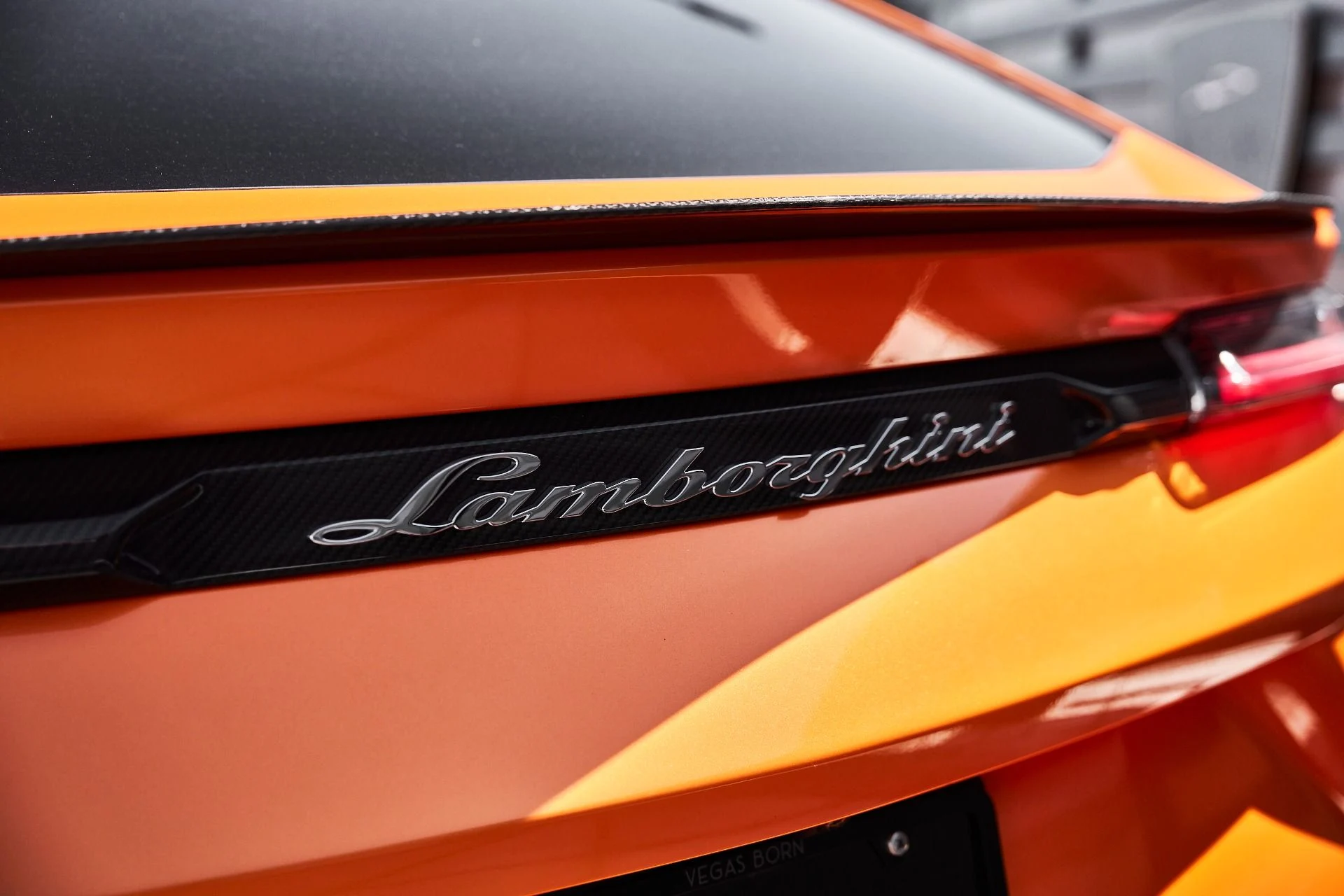mph011_1675167621_Used_2022_Lamborghini_Urus_1778204387_207f302756