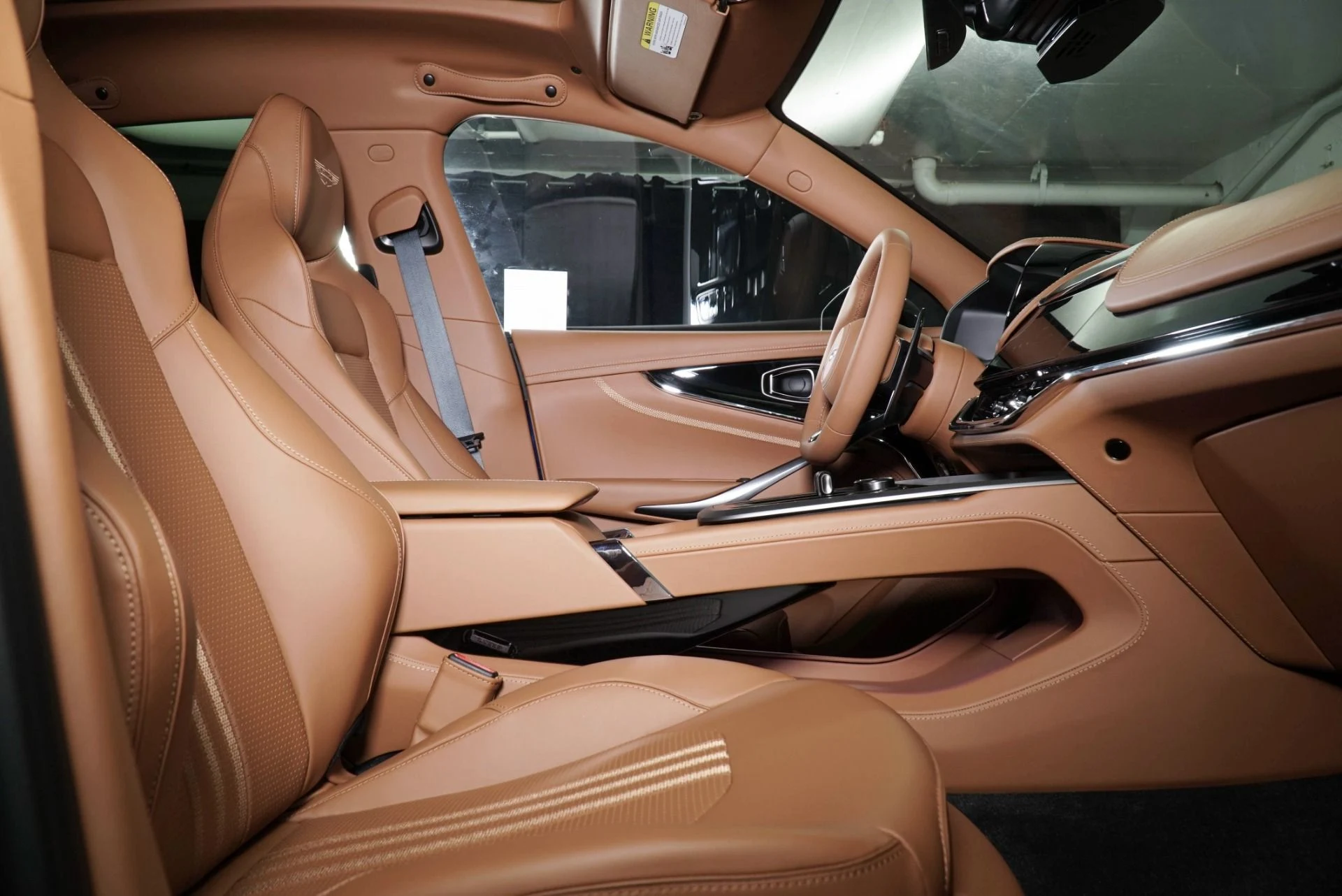 mph011_1676003679_New_2026_Aston_Martin_DBX_707_1769300415_5627983561