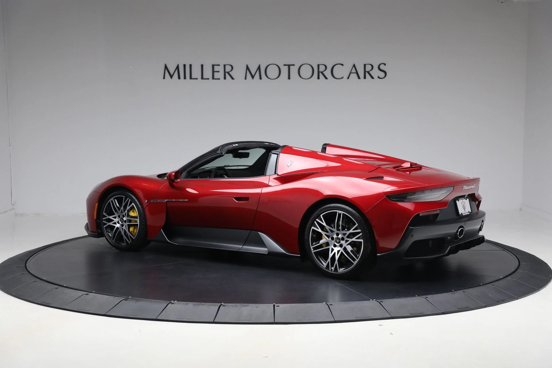 mph011_1676449433_New_2024_Maserati_MC_20_Cielo_74d2e08477