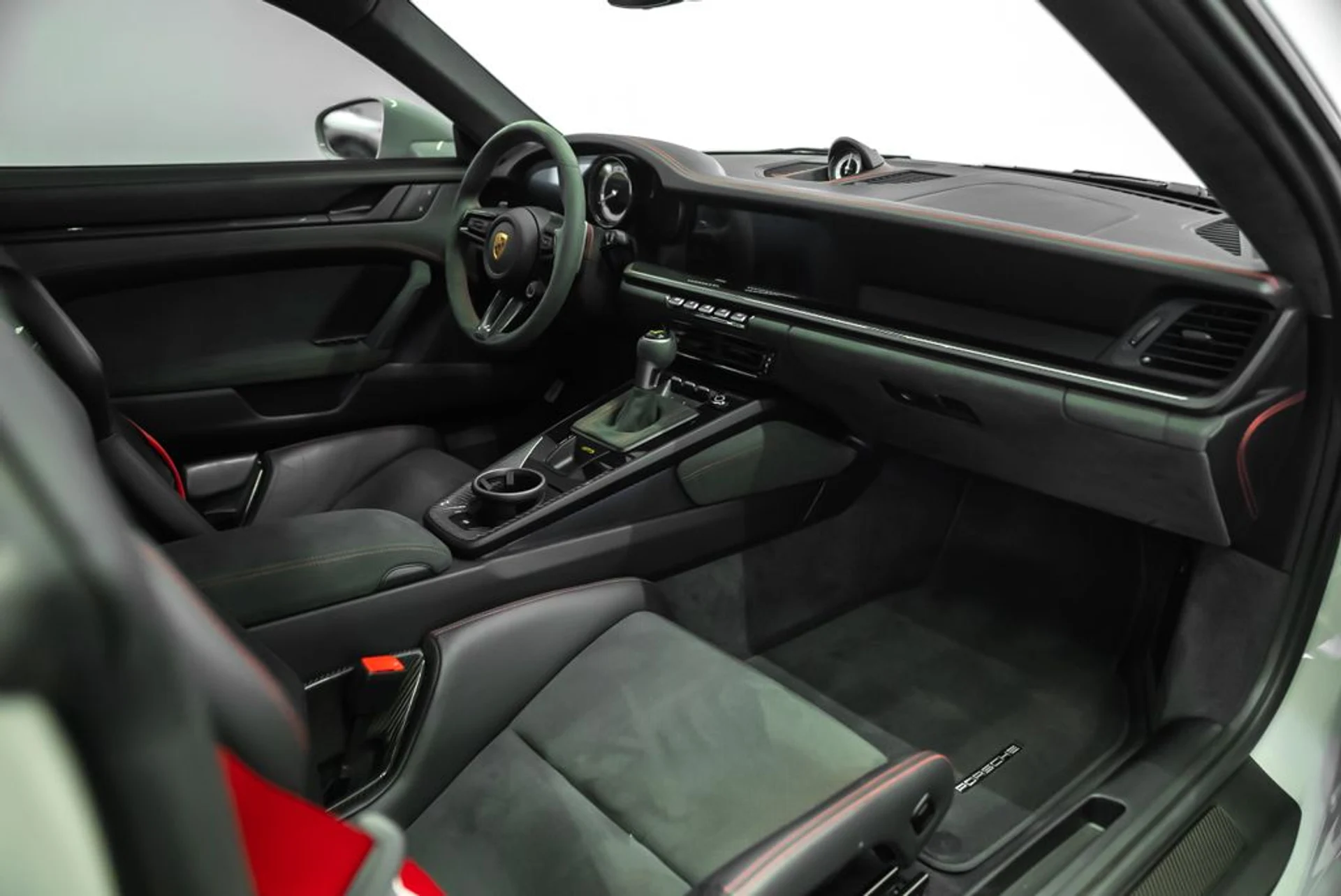 mph011_1681516793_porsche_911_2022_af0a53a2e9
