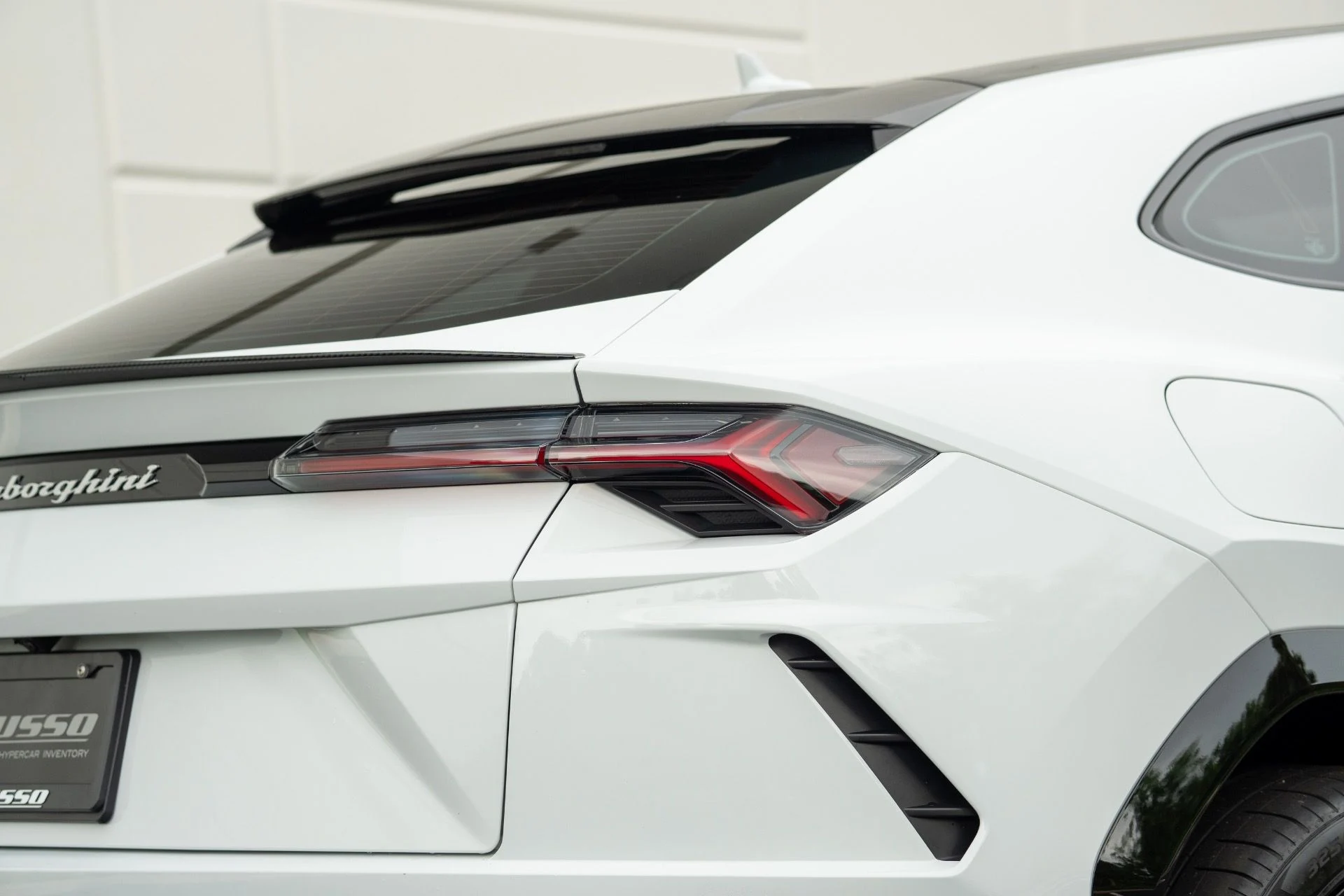 mph011_1694909412_Used_2022_Lamborghini_Urus_1758159837_5b2629743d