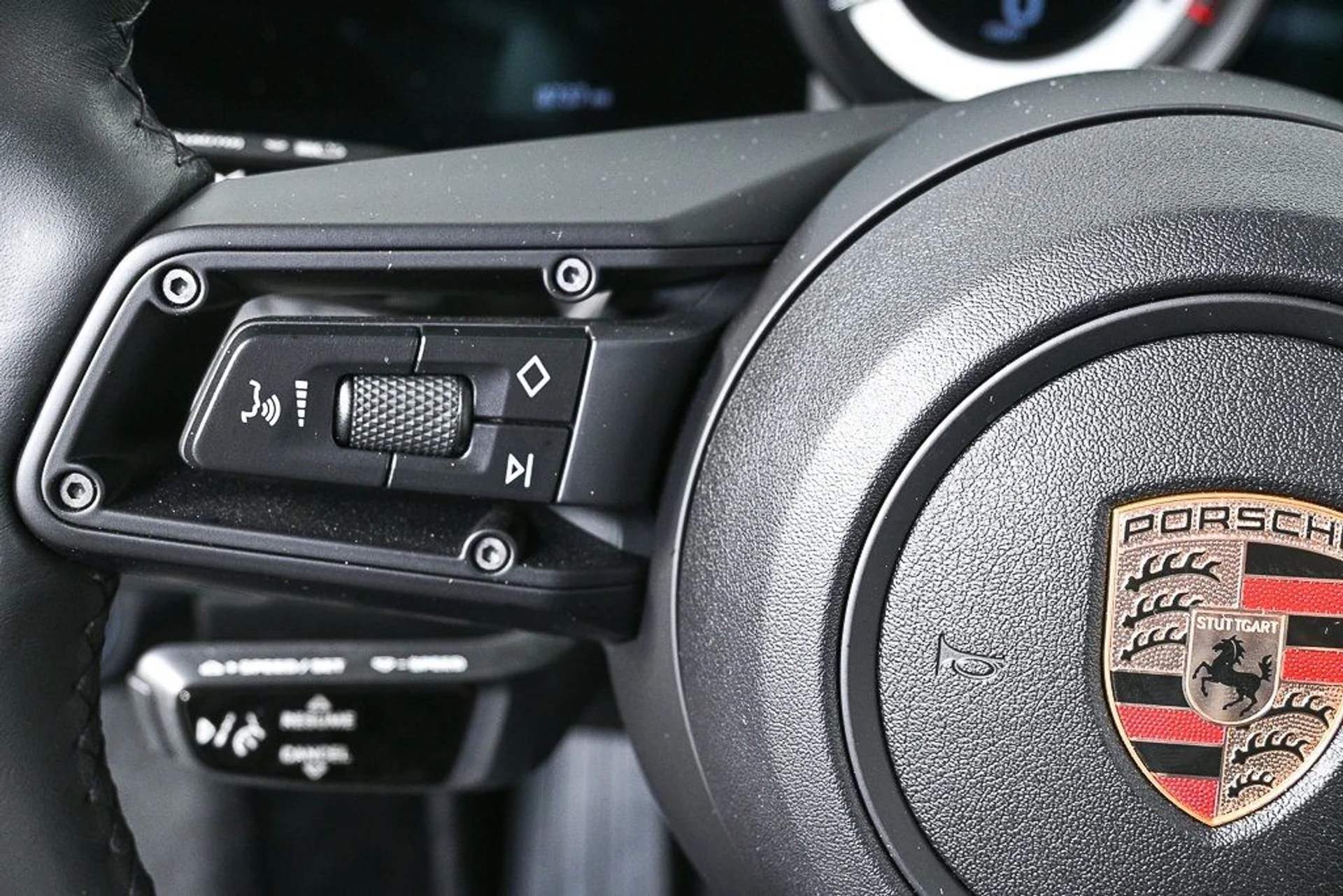 mph011_1696131291_6c8c797d488c664b90a623cecd92d3db_9fafec5242