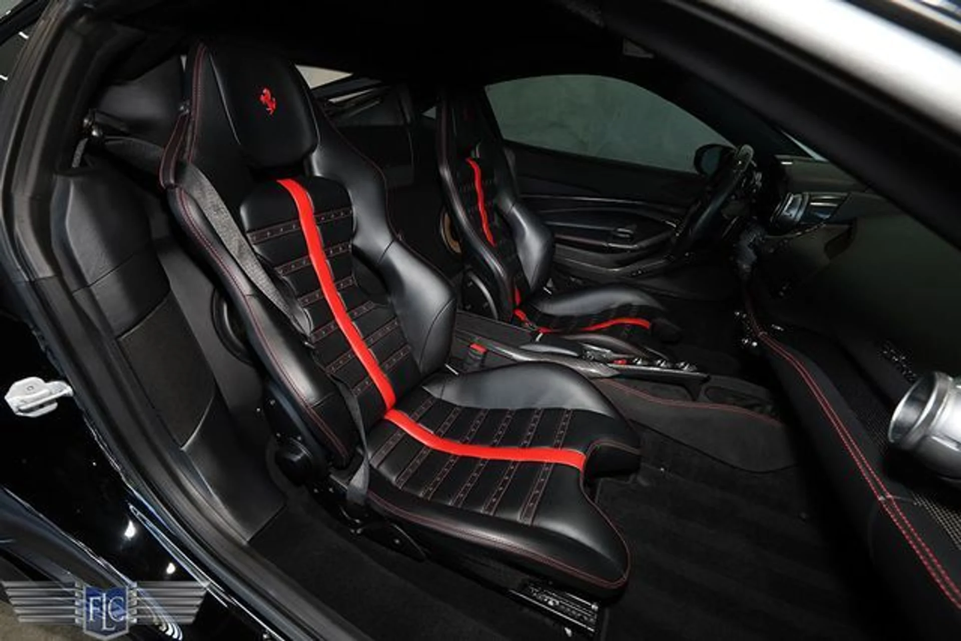mph011_1711658030_used_2020_ferrari_f8_tributo_coupe_9689_22960423_16_640_d52e34f988