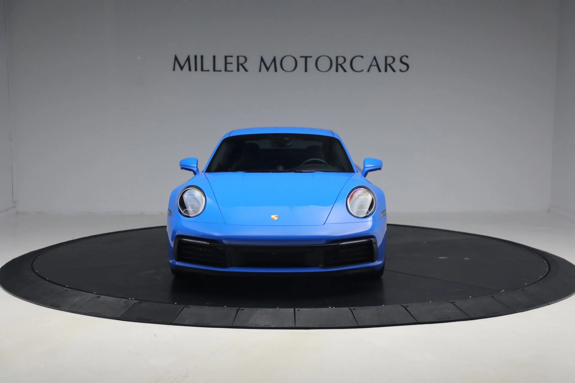 mph011_1712428074_Used_2024_Porsche_911_Carrera_1766252331_4ef2fb09a7