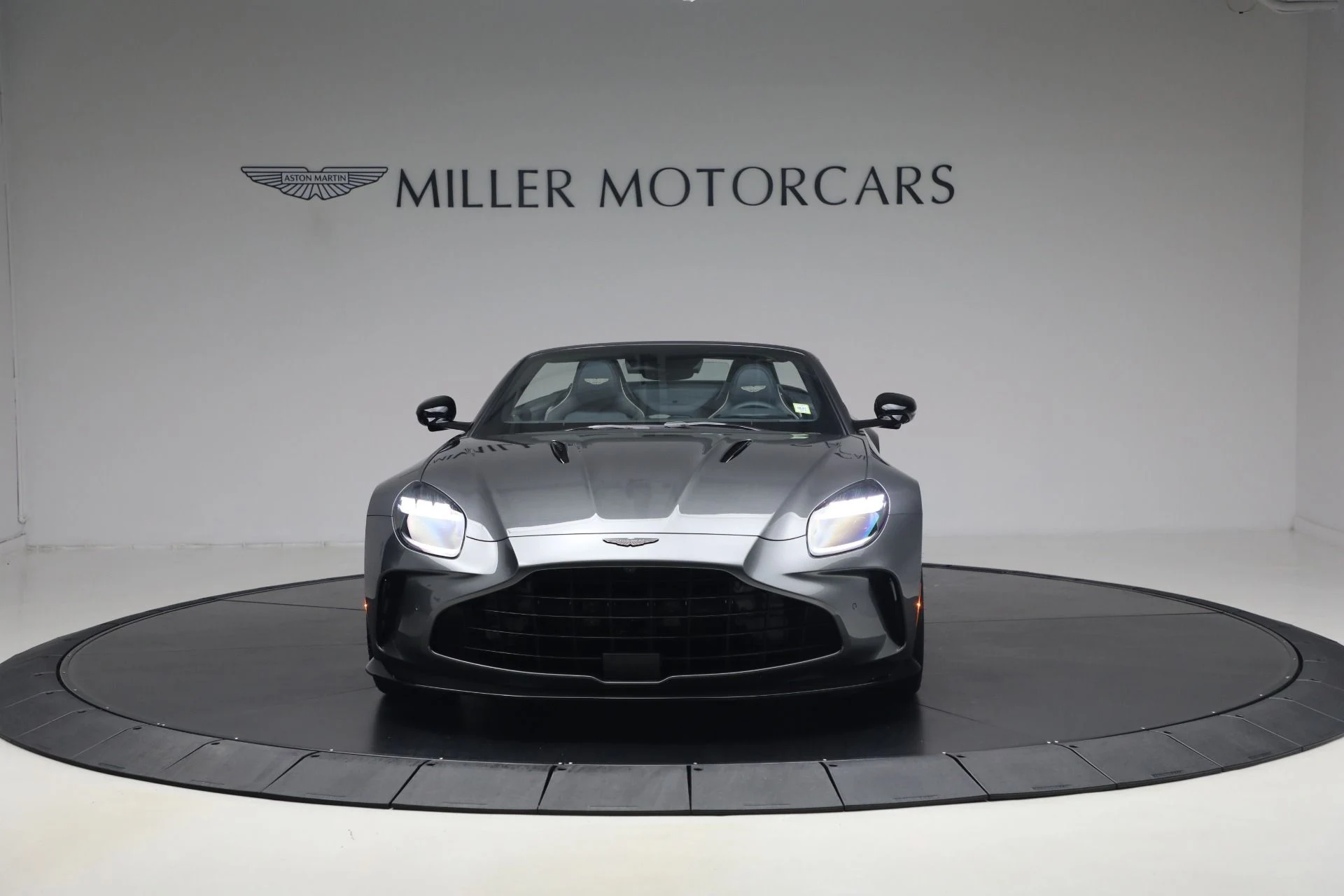 mph011_1715716385_New_2026_Aston_Martin_Vantage_S_Roadster_1787407546_34d963d187