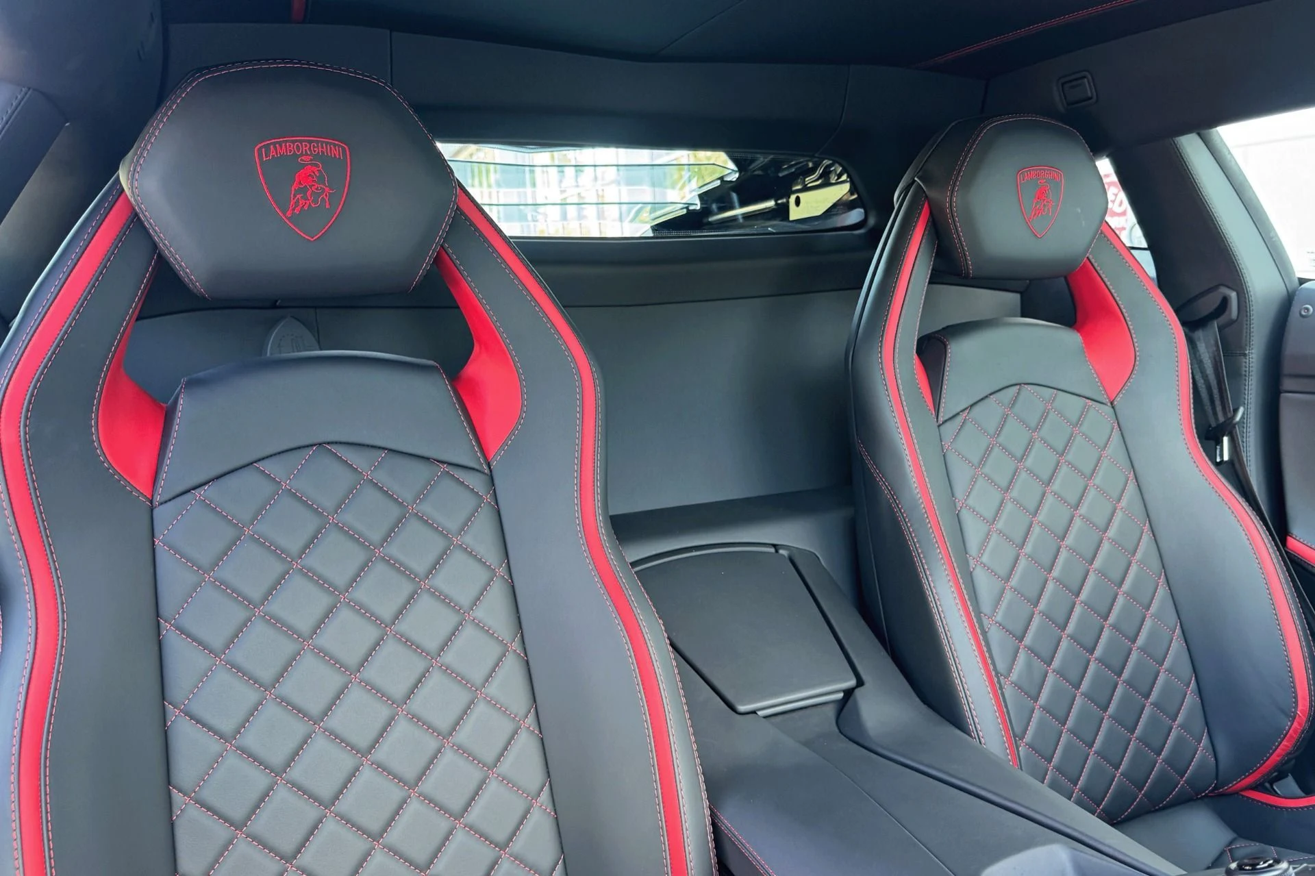 mph011_1716191136_Used_2018_Lamborghini_Aventador_S_LP_740_4_S_1758017826_6c96df4450