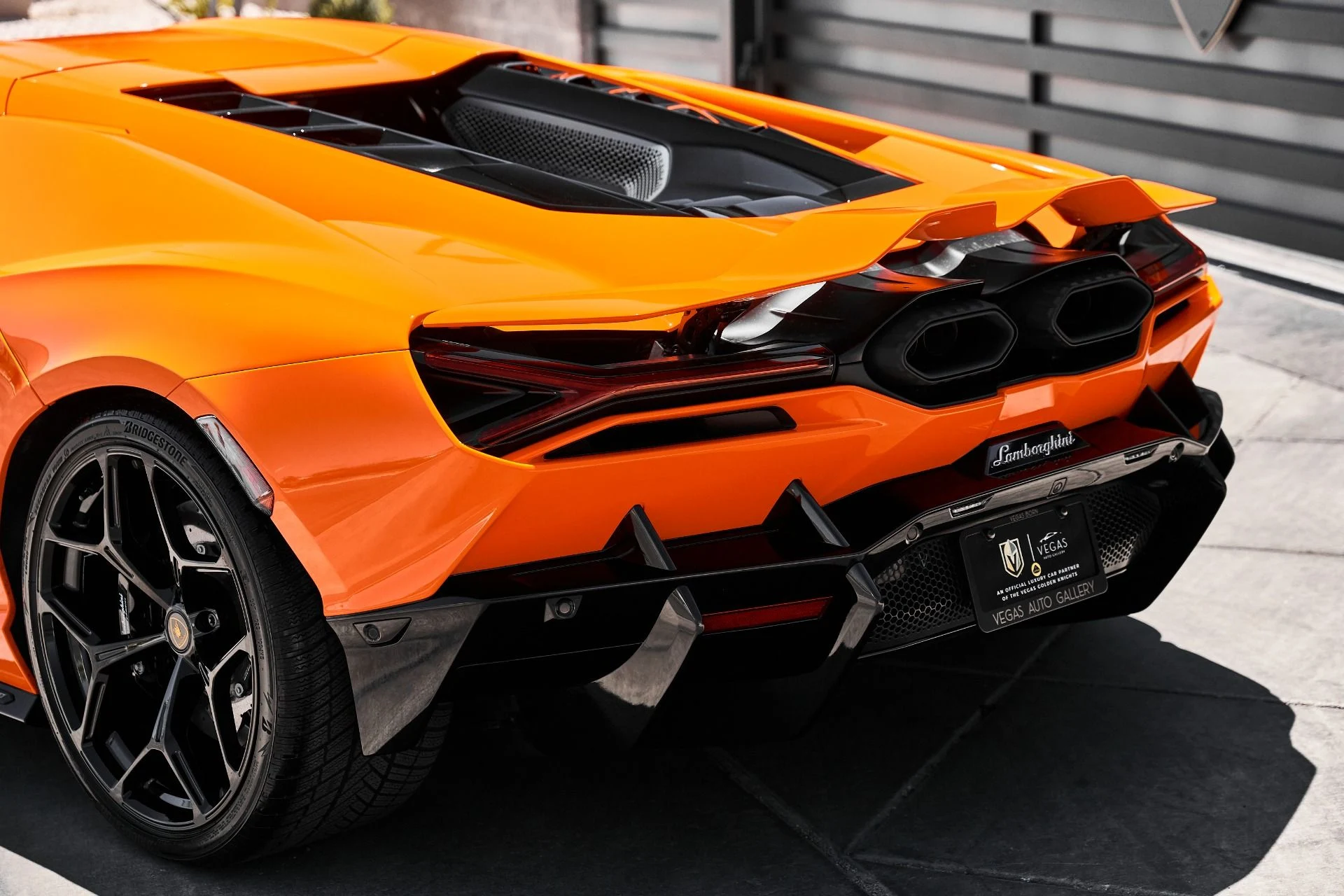 mph011_1716749826_Used_2024_Lamborghini_Revuelto_Base_1777394264_fb263dd498