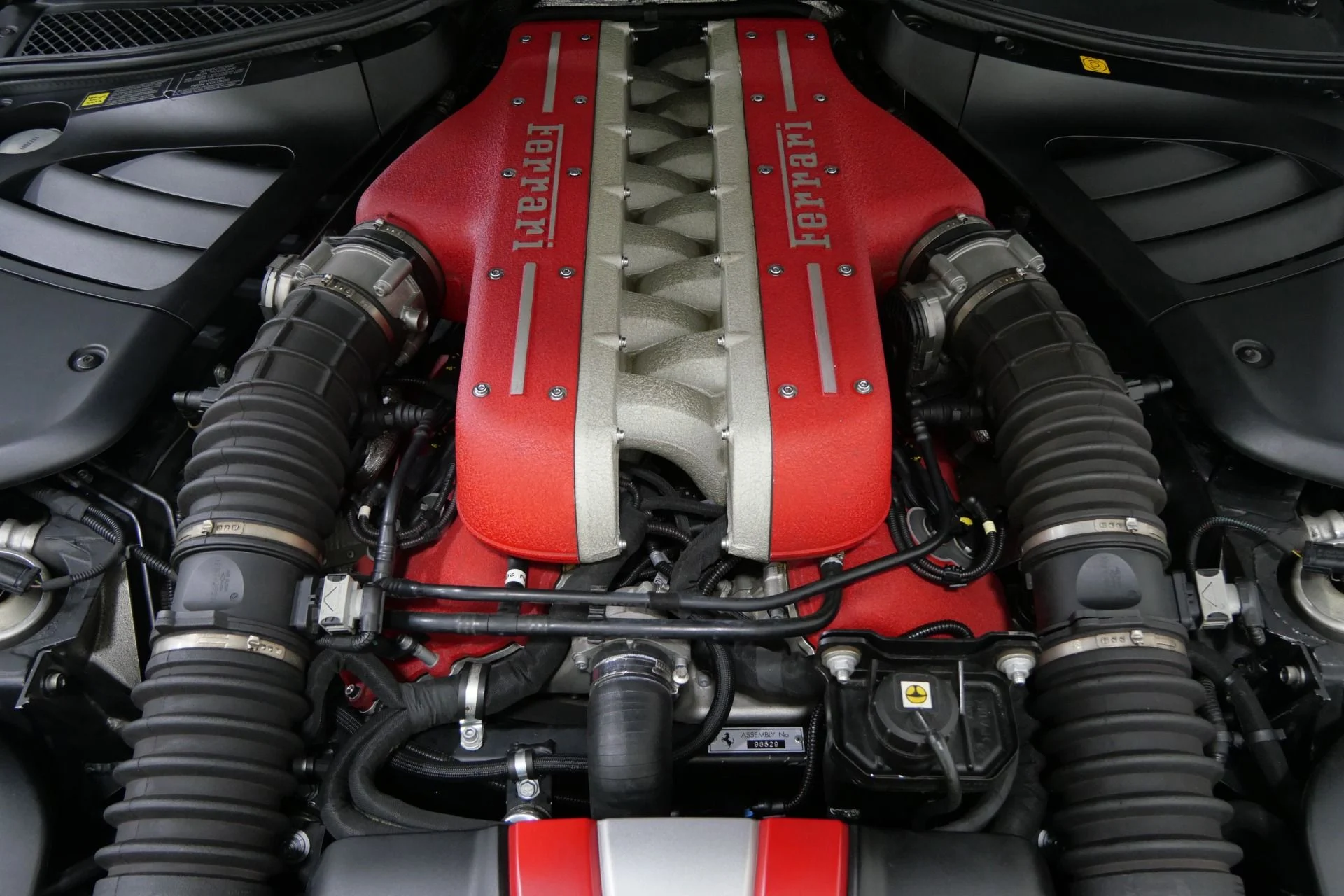 mph011_1721928144_Used_2012_Ferrari_FF_UAE_Edition_1762196572_feeb46230c