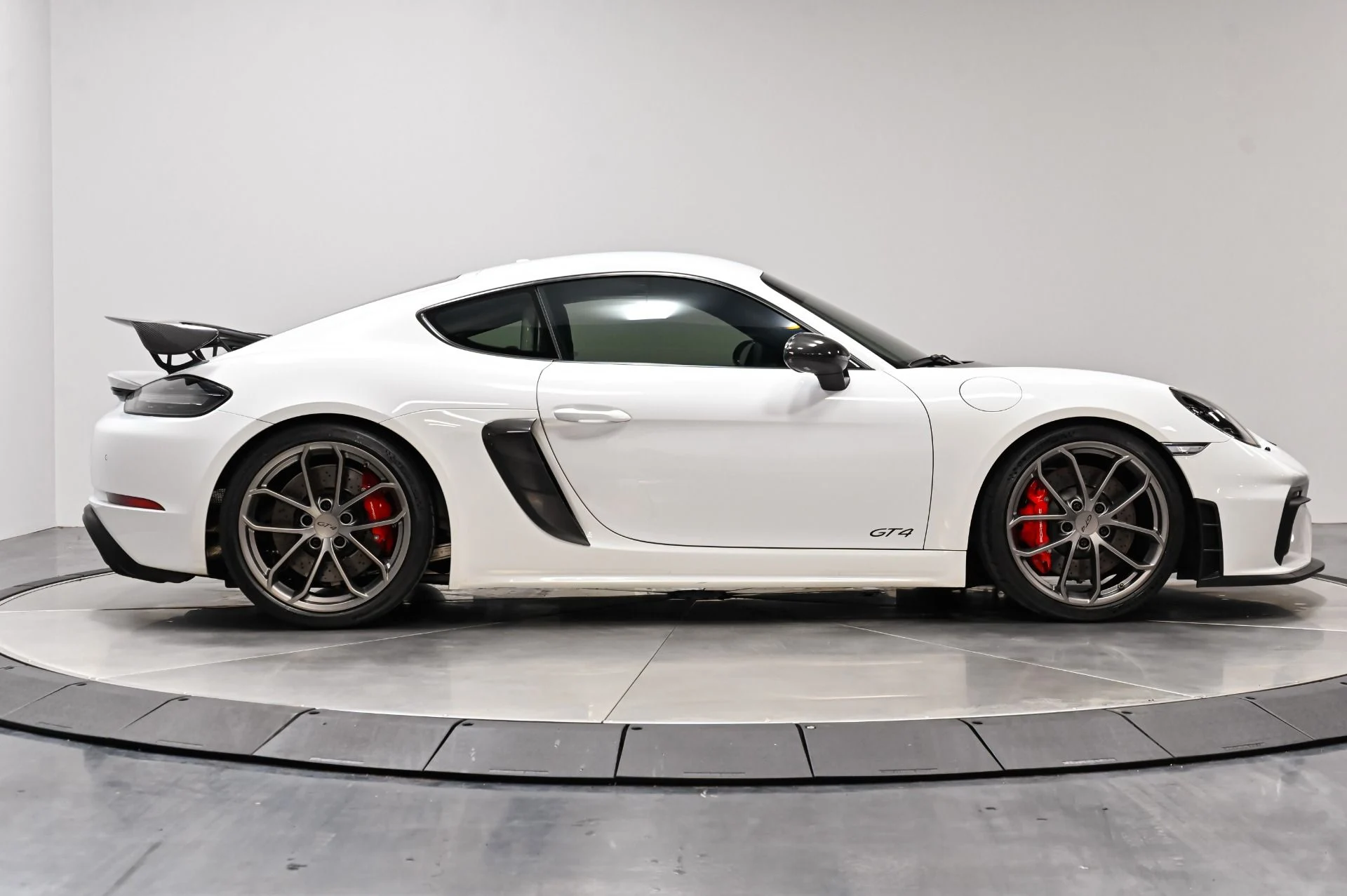 mph011_1724187251_Used_2022_Porsche_718_Cayman_GT_4_1793042587_c404f899bf
