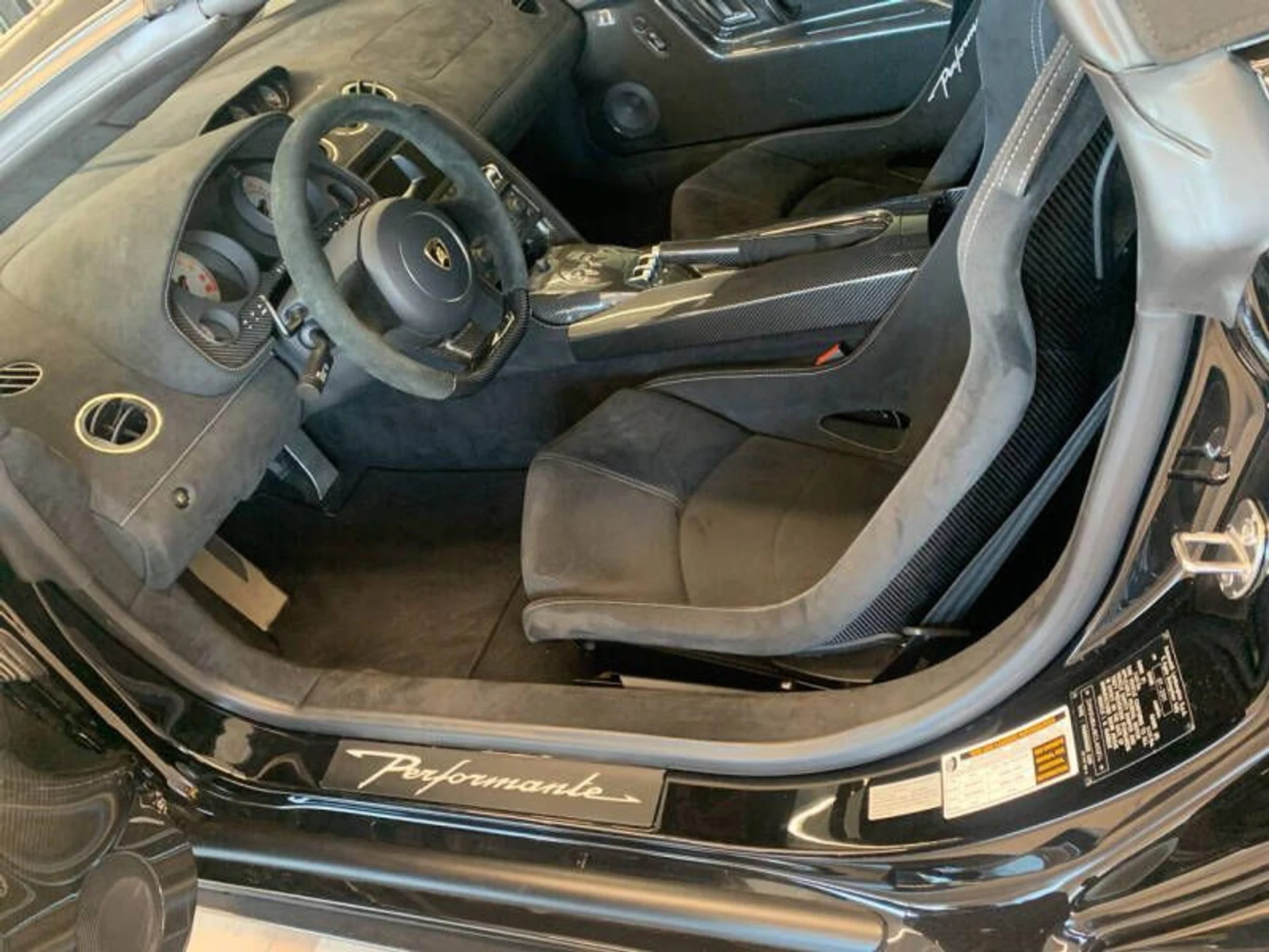 mph011_1724241747_2012_lamborghini_gallardo_lp_570_4_spyder_performante_awd_2dr_convertible_f4131ce23b