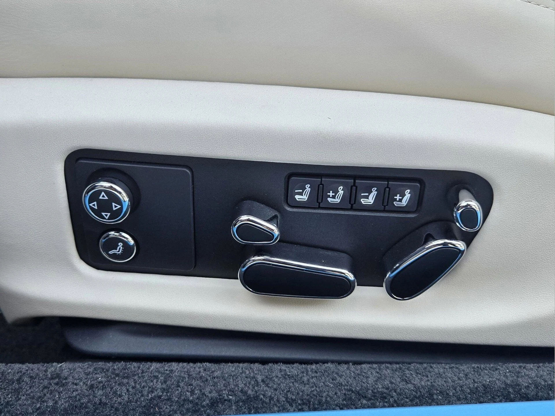 mph011_1727608259_dcefed6797a06b24d1804211c69a3391x_e836d886e8