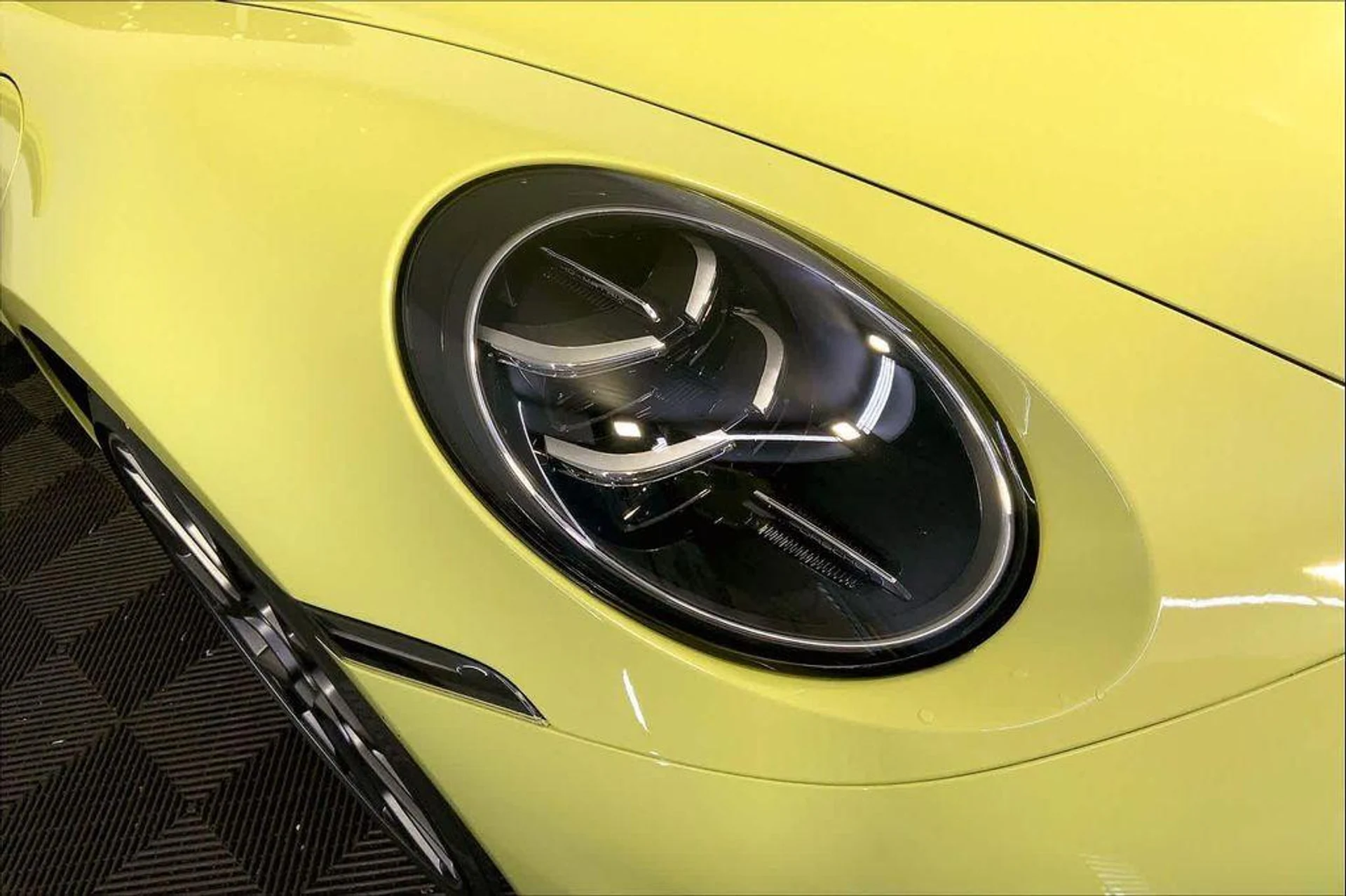 mph011_1730504673_Xxiwc_Ayf5mq_t_Y_Kg_X4e2j_F_Sgg_VE_33881b1cac