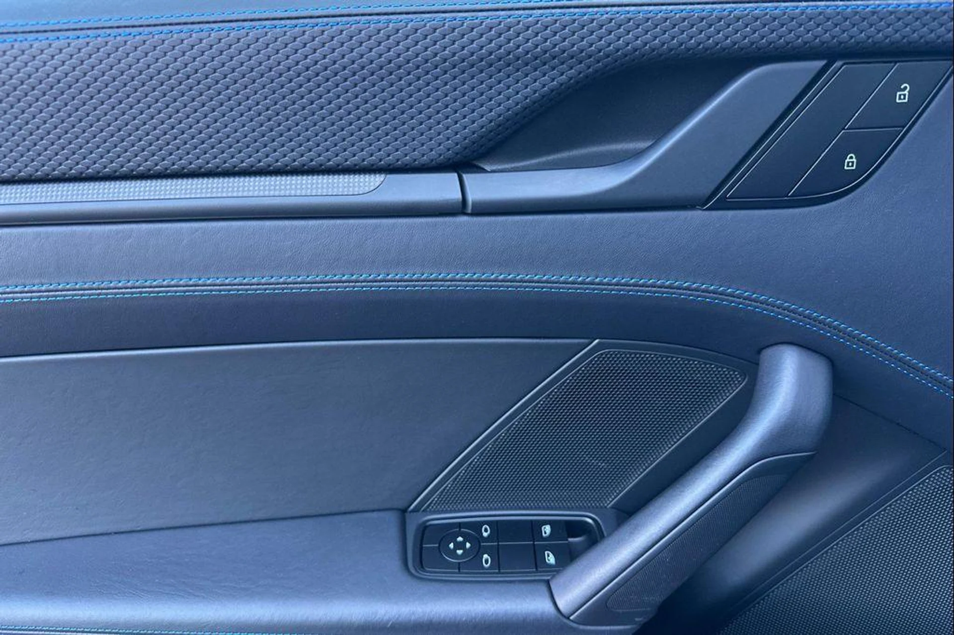 mph011_1732293909_Jnj_Wu_PXV_0_Vt34_Tv_Iac_Hy_Cafb_TM_d6b5297a2f