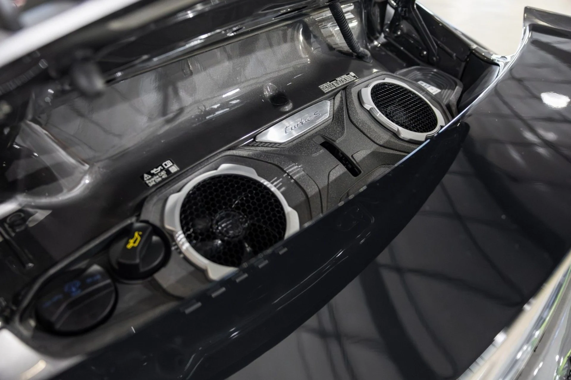 mph011_1735483902_0w_f9bdc21dda