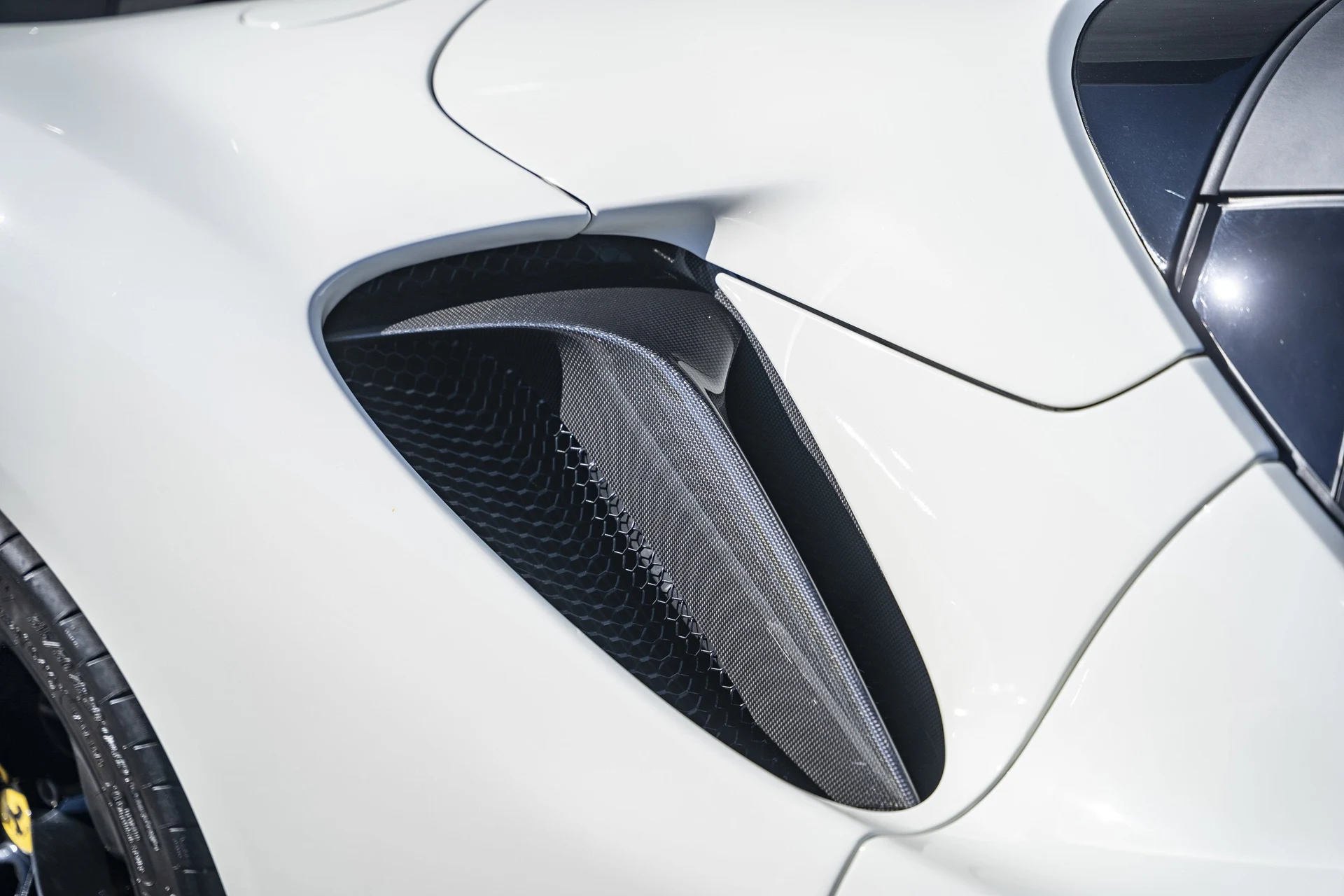 mph011_173590188_1ce16c9fc2a24c7687b823c51d9e7559_d301013bdf