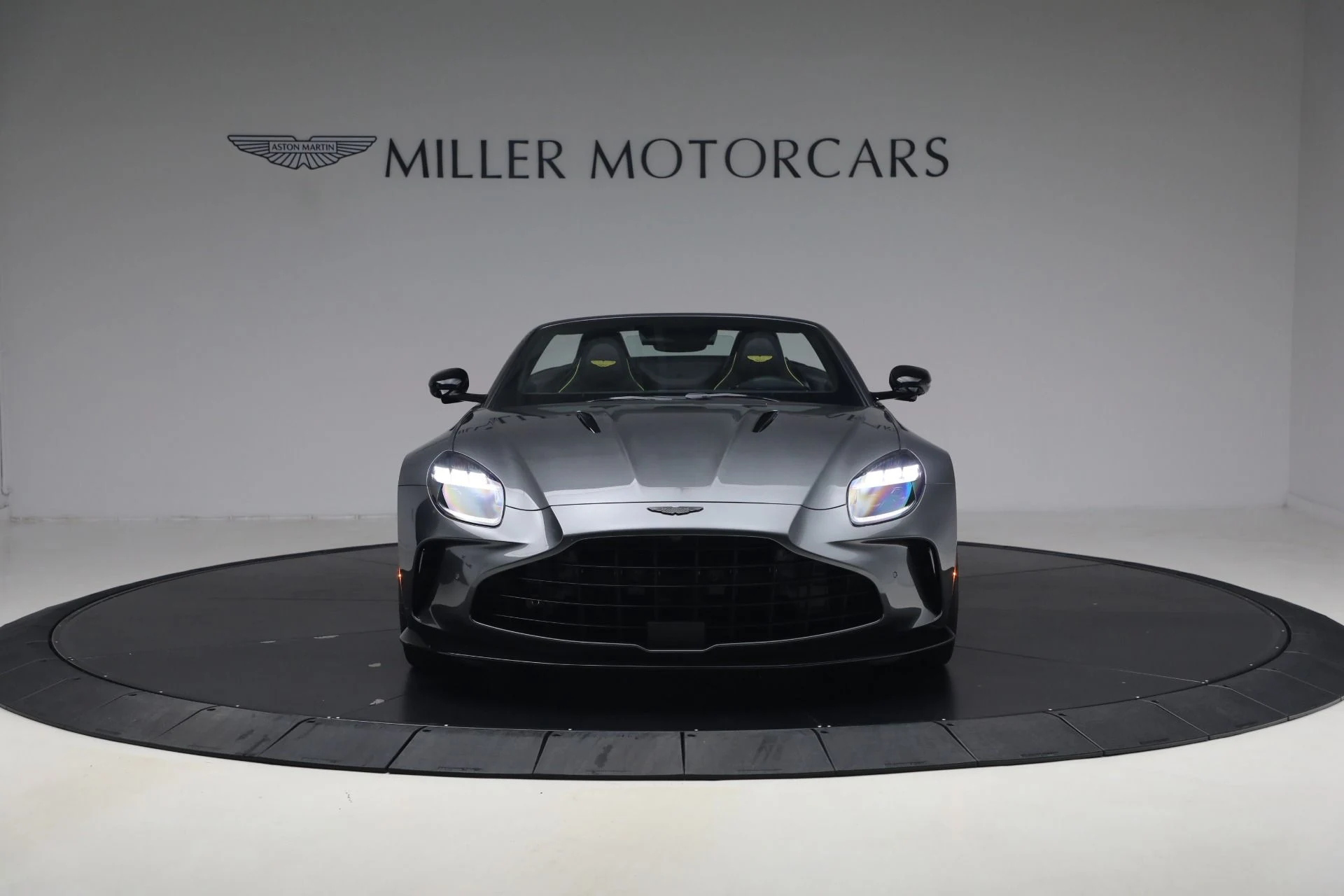 mph011_1737933526_New_2026_Aston_Martin_Vantage_S_Roadster_1776880029_0c999deb93