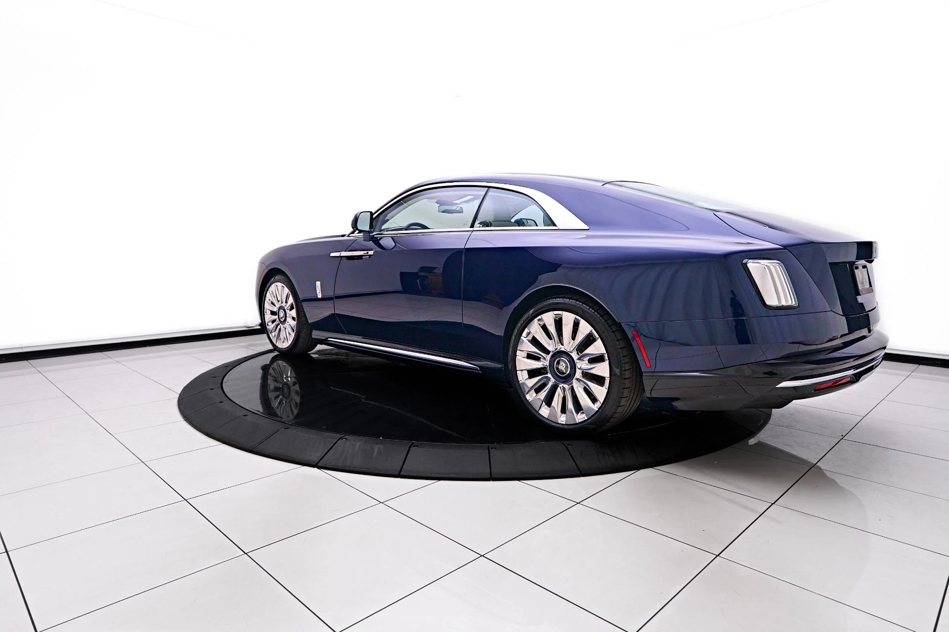 mph011_1753321126_Used_2024_Rolls_Royce_Spectre_1754161145_344e9006a3