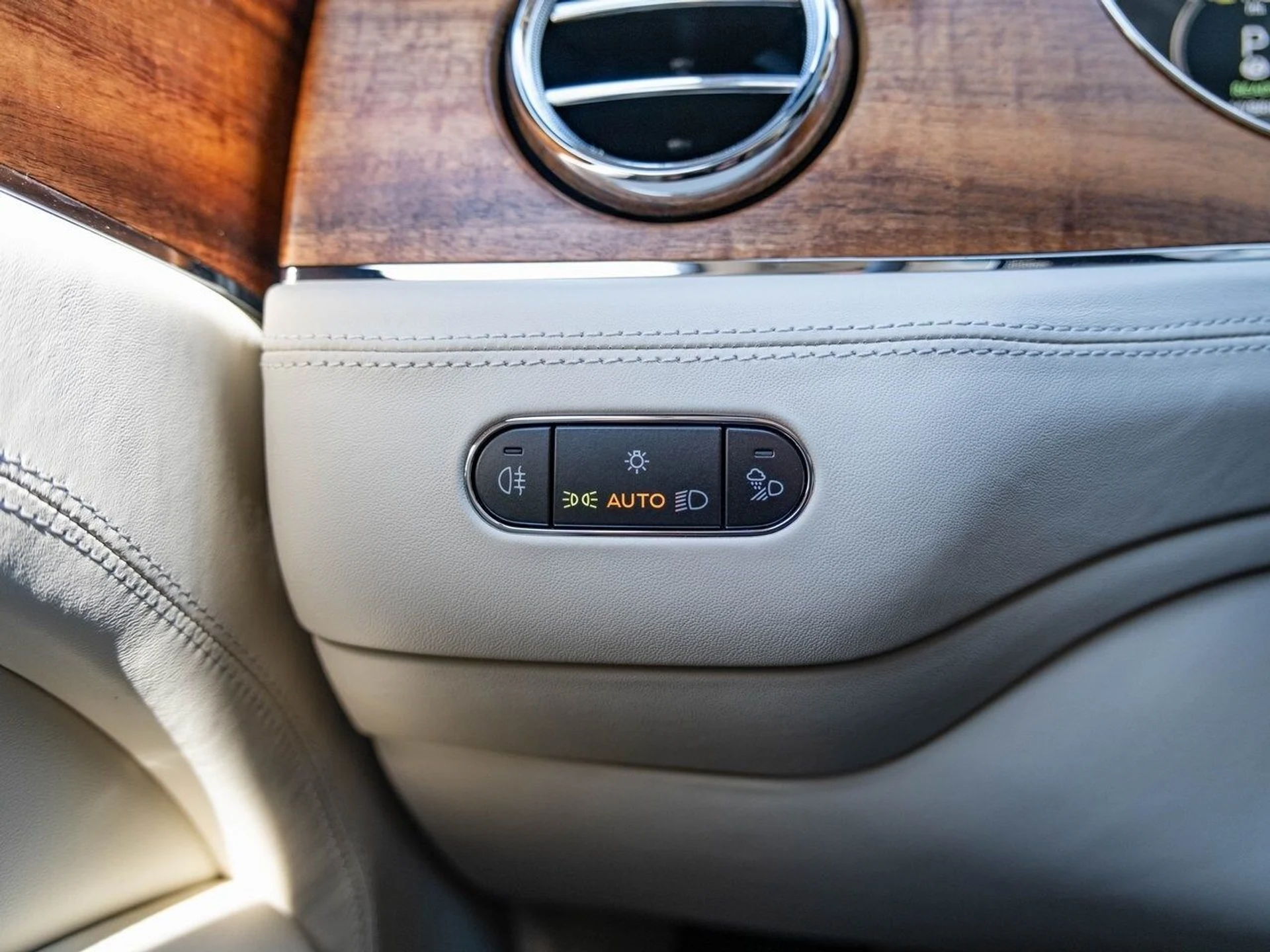 mph011_1754476827_d7cbefa51808eaae16367baedcd351c9x_3239e1c975