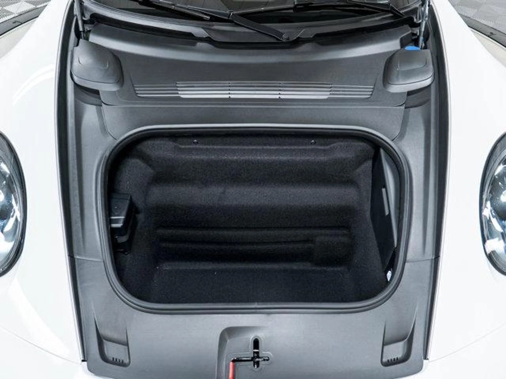 mph011_1755995934_Zcw5_Ow8zrh3q_H2_Q9_H_Io_Q_Cb_Ea5z_I_6350c95404